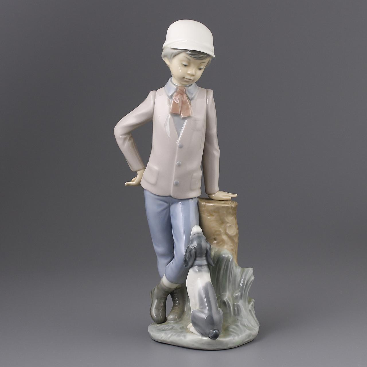 Винтажная статуэтка NAO (Lladro) Мальчик с собакой