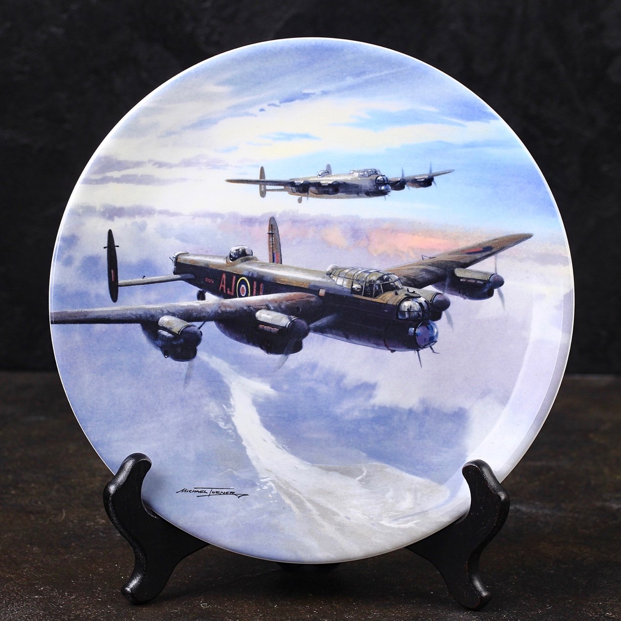 Винтажная английская тарелка с военными самолётами Coalport Reach for the Sky Evening Sortie Вечерний вылет