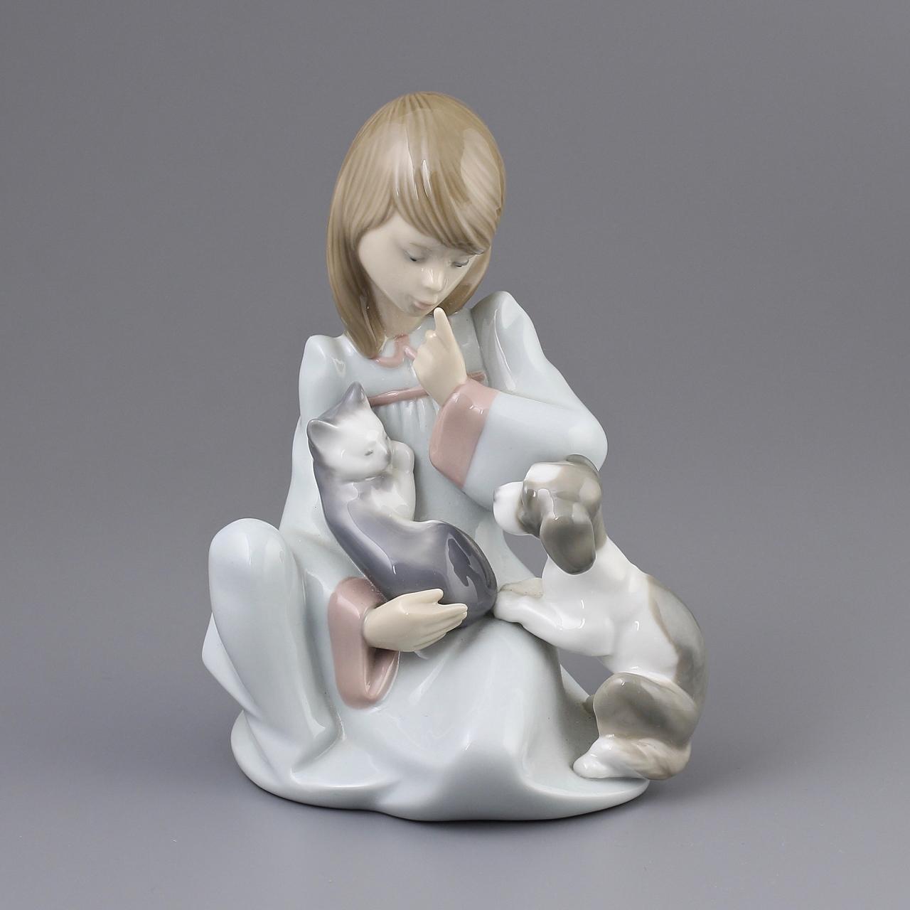 Винтажная статуэтка Lladro Девочка с кошкой и собакой