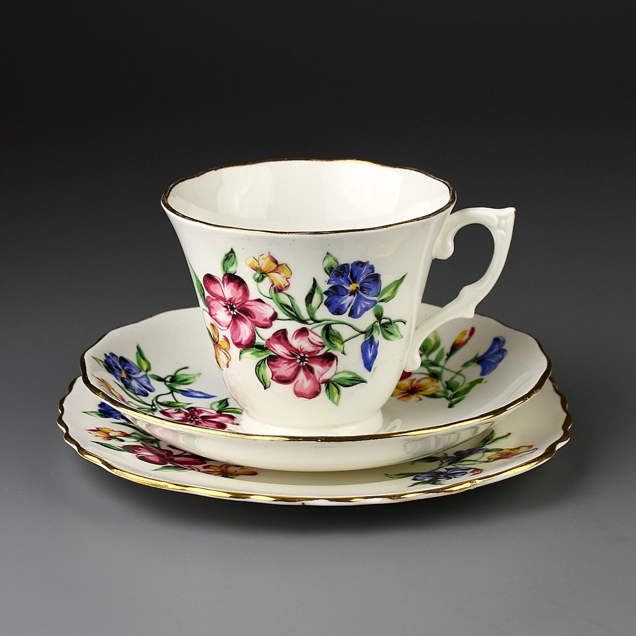 Винтажное английское чайное трио с цветочным орнаментом Colclough