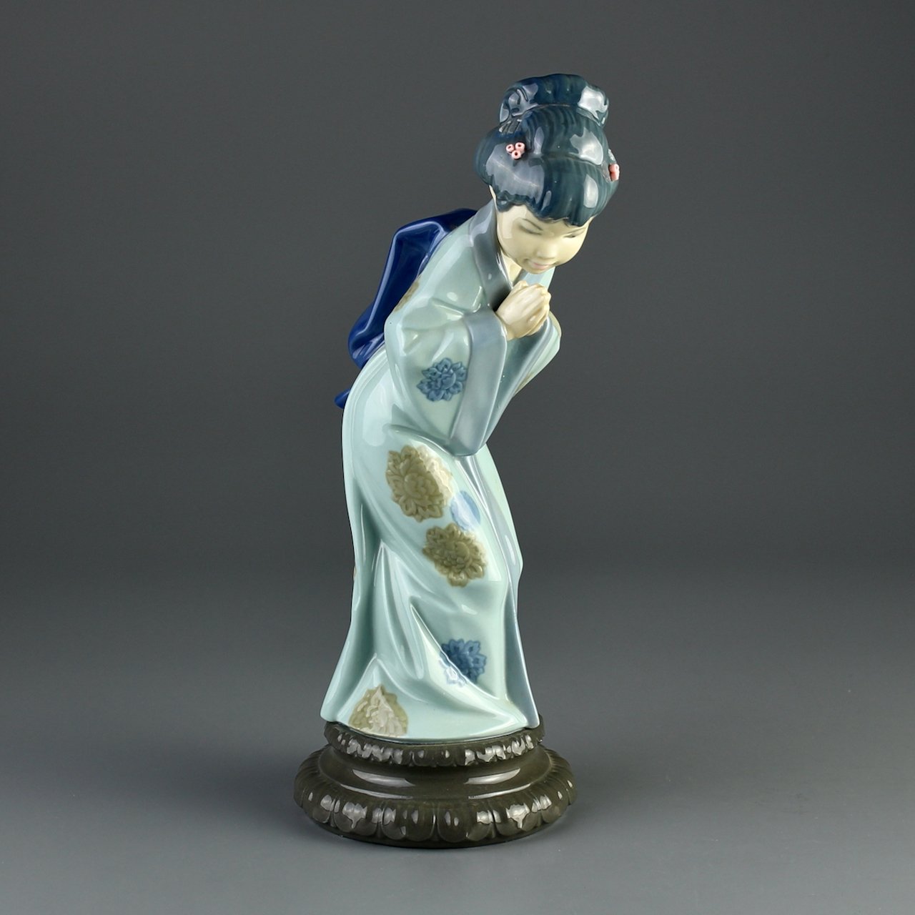Винтажная статуэтка Lladro 4989 "Japanese Sayonara" Японское прощ...