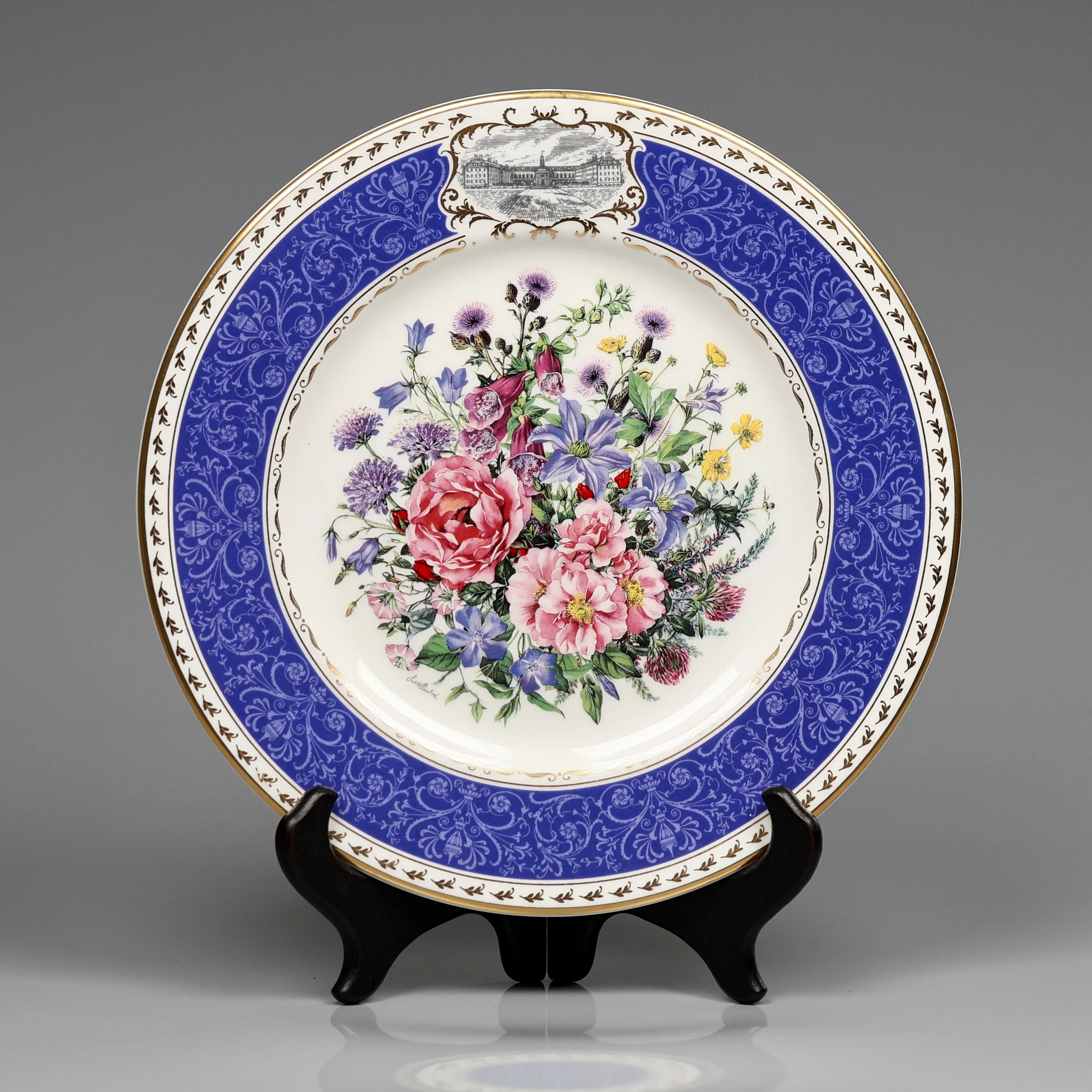 Тарелка винтажная фарфоровая декоративная Цветы Розы Букет Англия Royal Doulton Chelsea Flower Show Plate Britannia Bouquet 1999