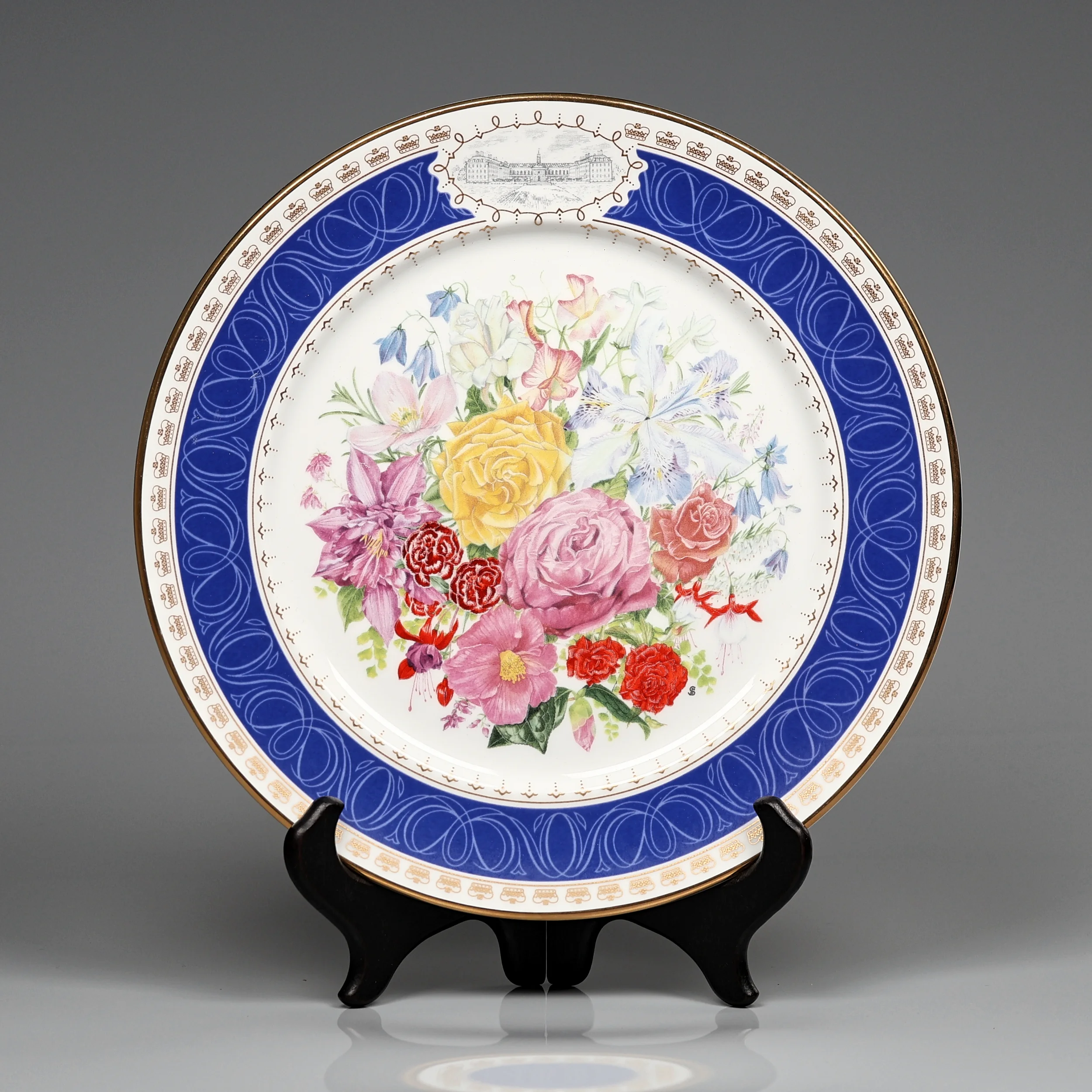 Тарелка винтажная фарфоровая декоративная Цветы Букет Англия Queen's China Chelsea Flower Show Plate Chelsea Coronation Bouquet 1993