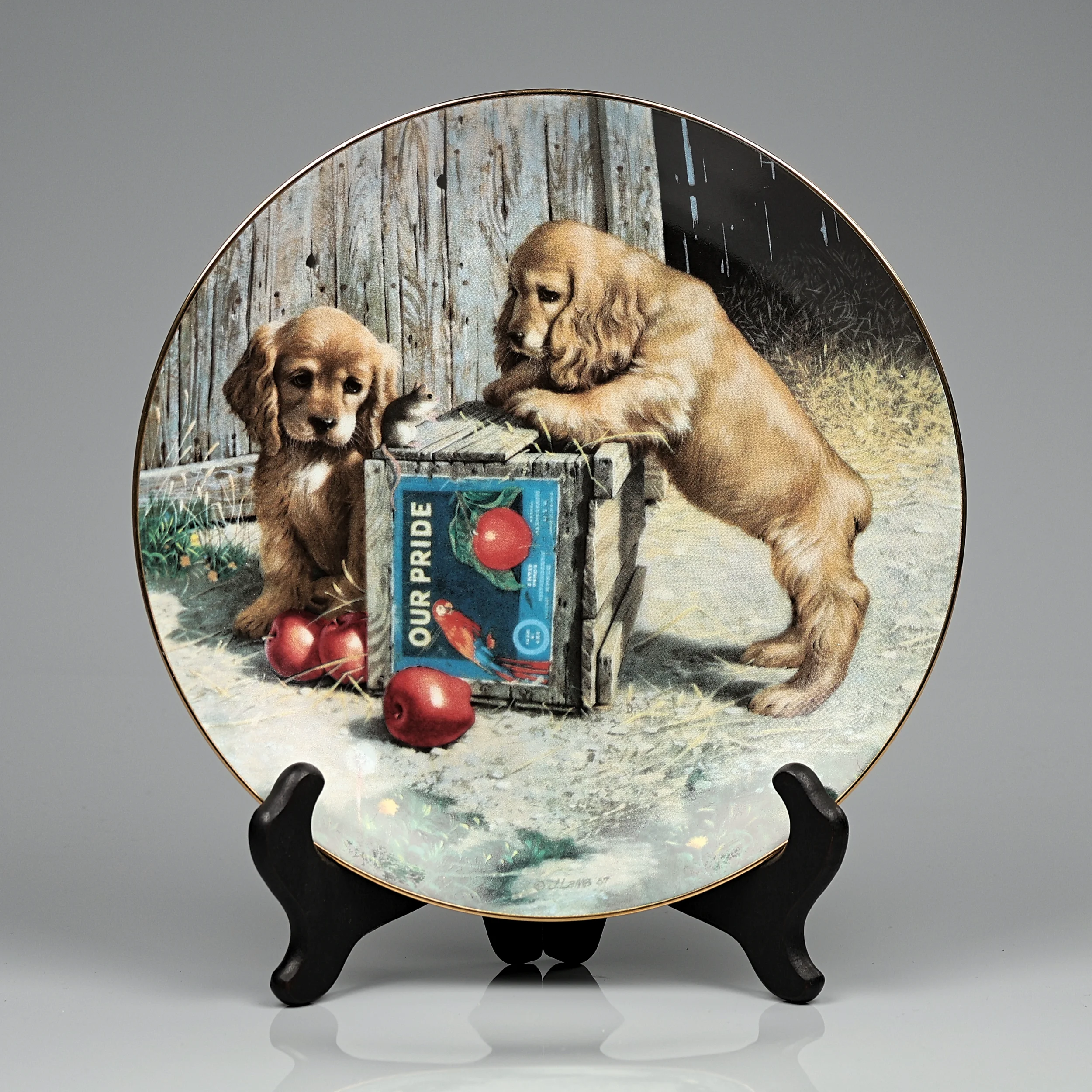 Тарелка винтажная фарфоровая декоративная Щенки и мышка США River Shore Double Take Puppy Playtime Plate Collection