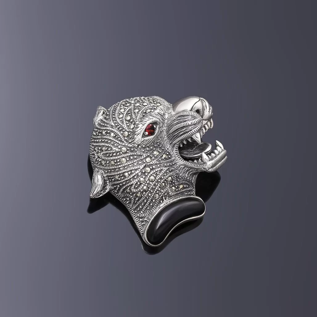 Крупная брошь с ониксом и марказитами огранки Swarovski Голова леопарда