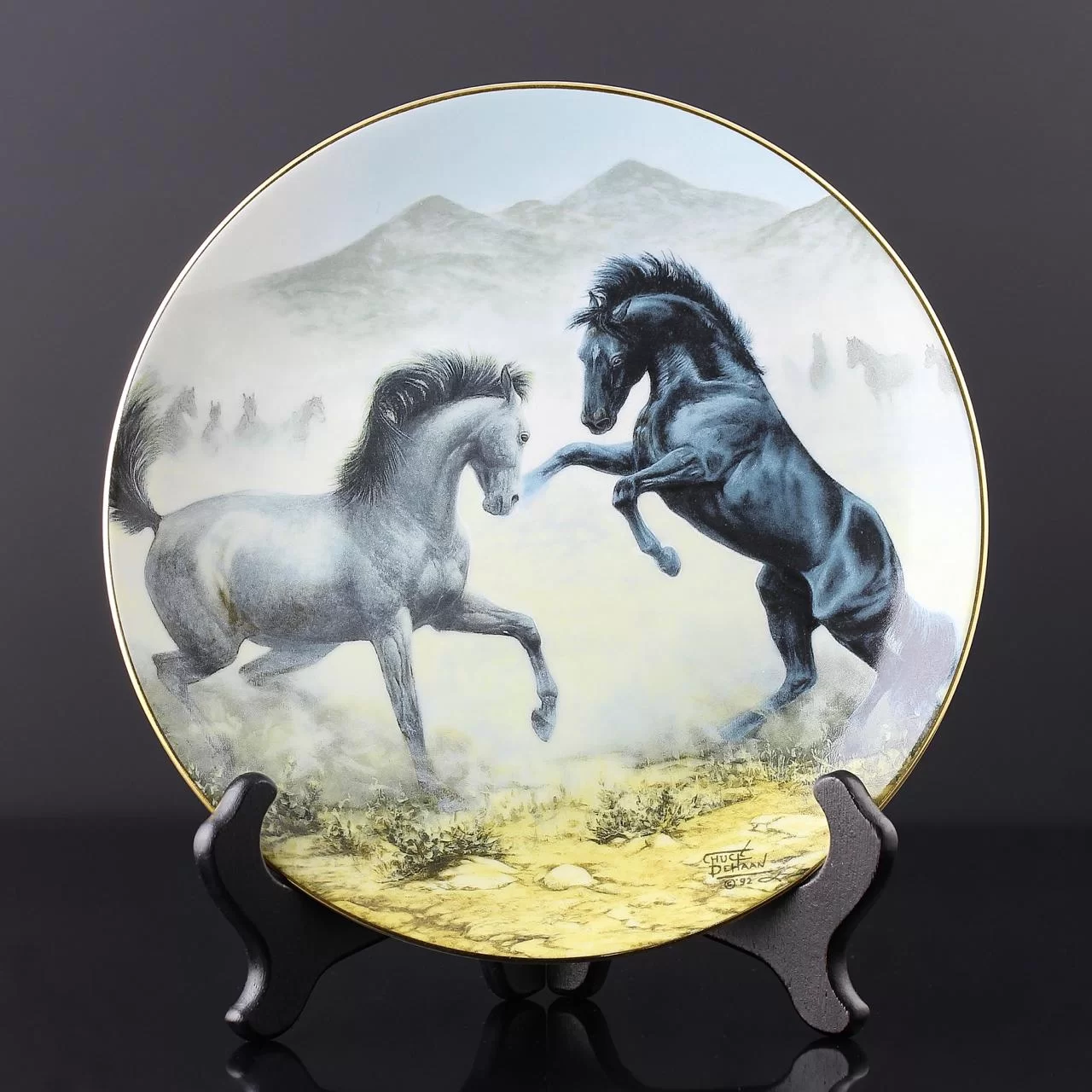 Тарелка винтажная декоративная настенная Фарфор Лошади Hamilton Collection Unbridled Spirit Desert Duel