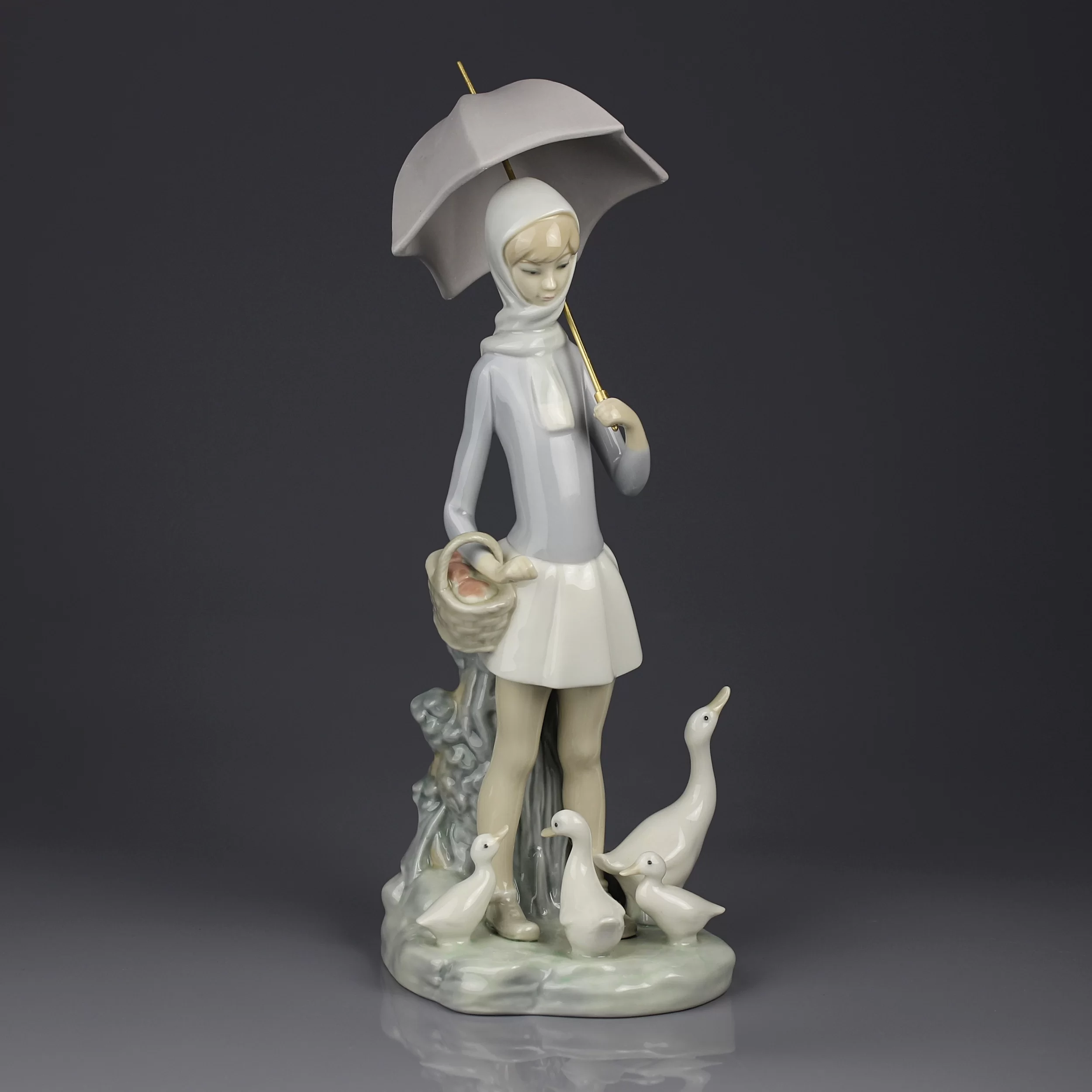 Винтажная фарфоровая статуэтка Испания Lladro Girl With Umbrella Девочка с зонтом Утки