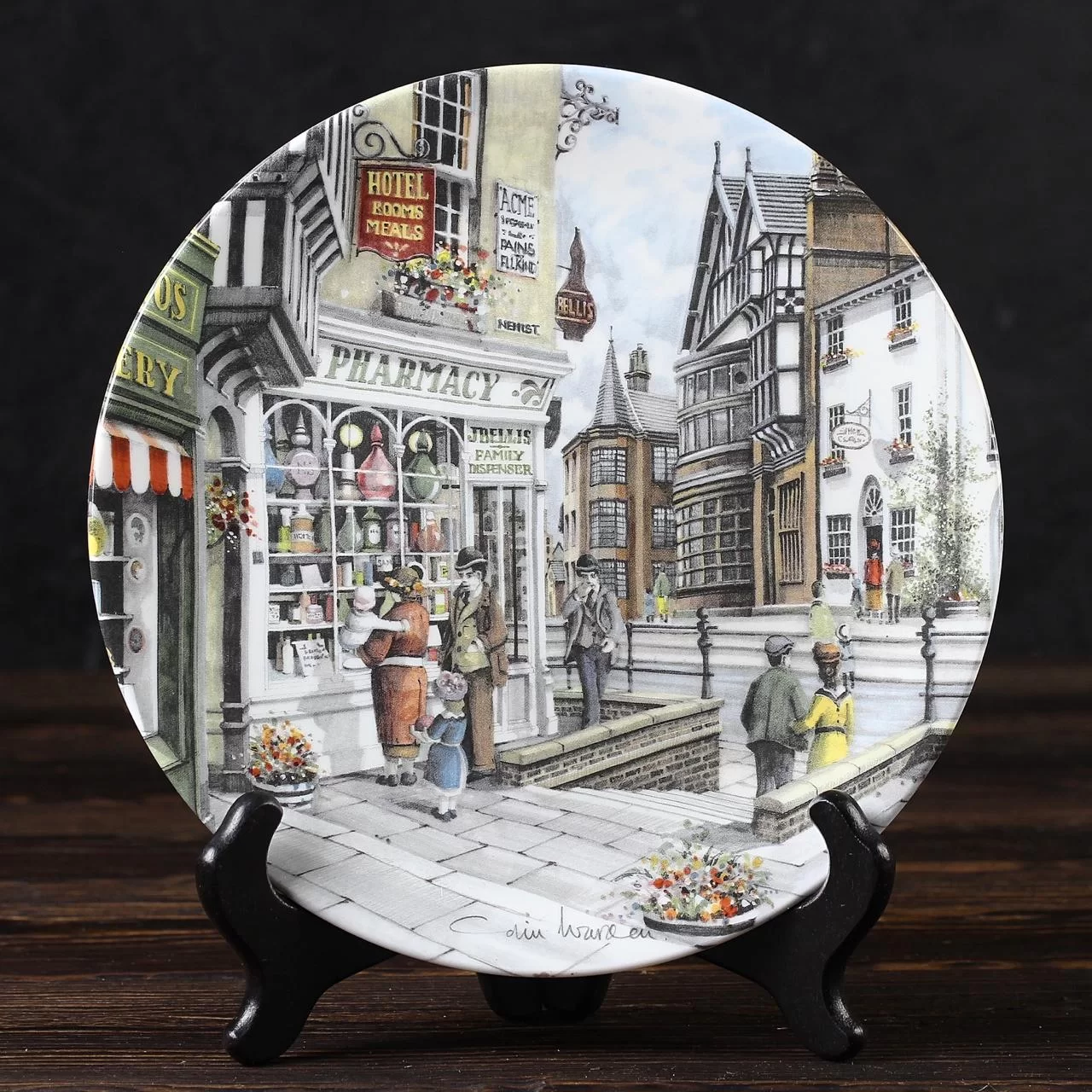 Тарелка винтажная декоративная настенная Фарфор Англия Аптека Витрина Royal Doulton Window Shopping Pharmacy