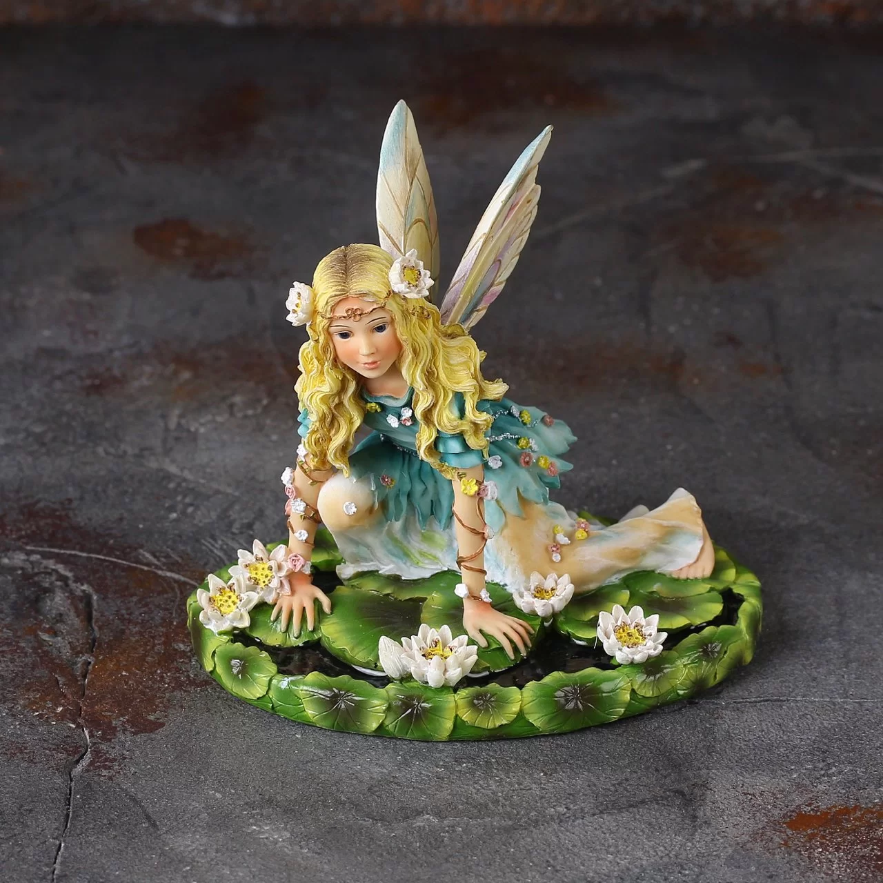 Фигурка цветочной феи Leonardo Faerie Poppets Among Waterlilies Водяные лилии