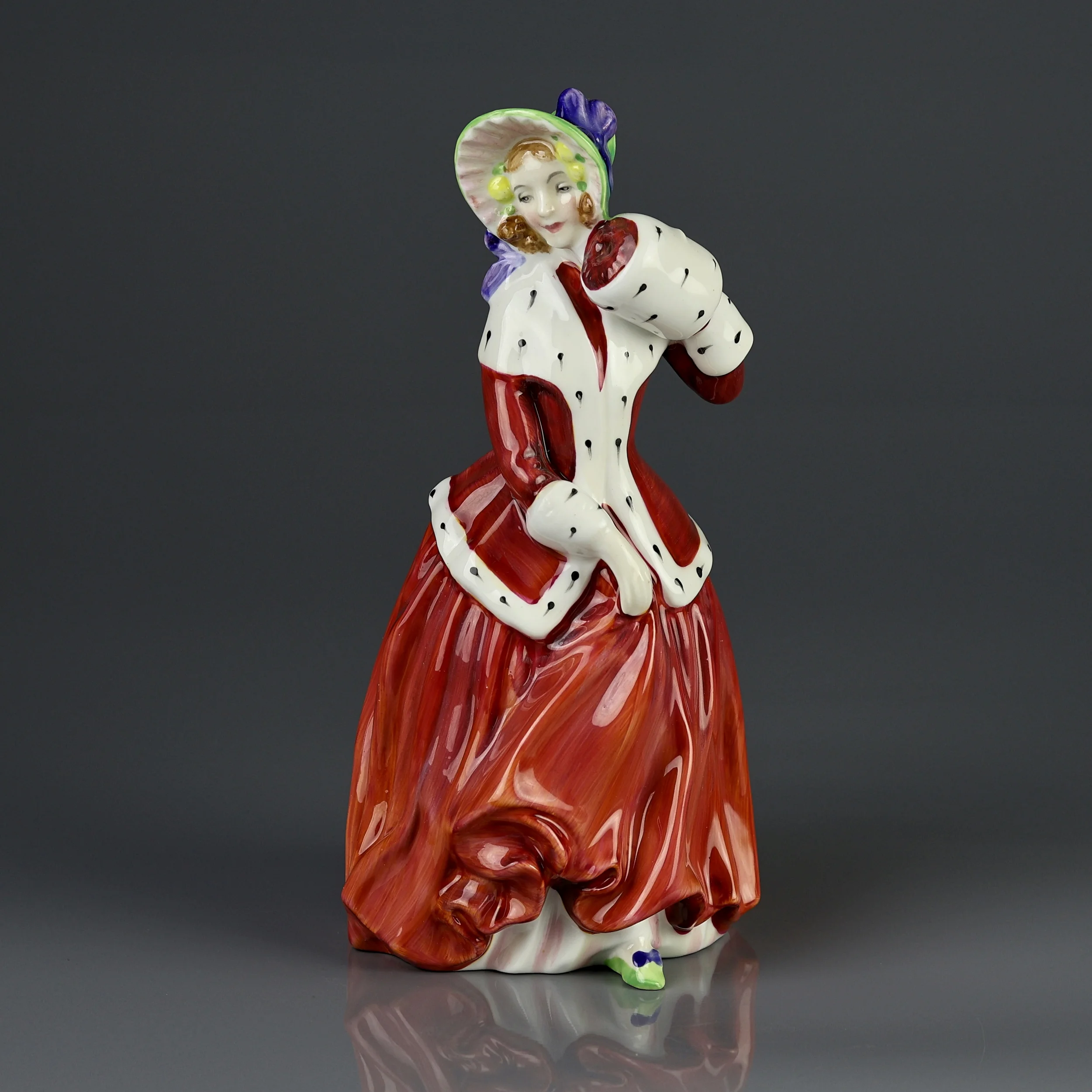 Винтажная фарфоровая статуэтка Рождественское утро Девушка Англия Royal Doulton HN1992 Christmas Morn
