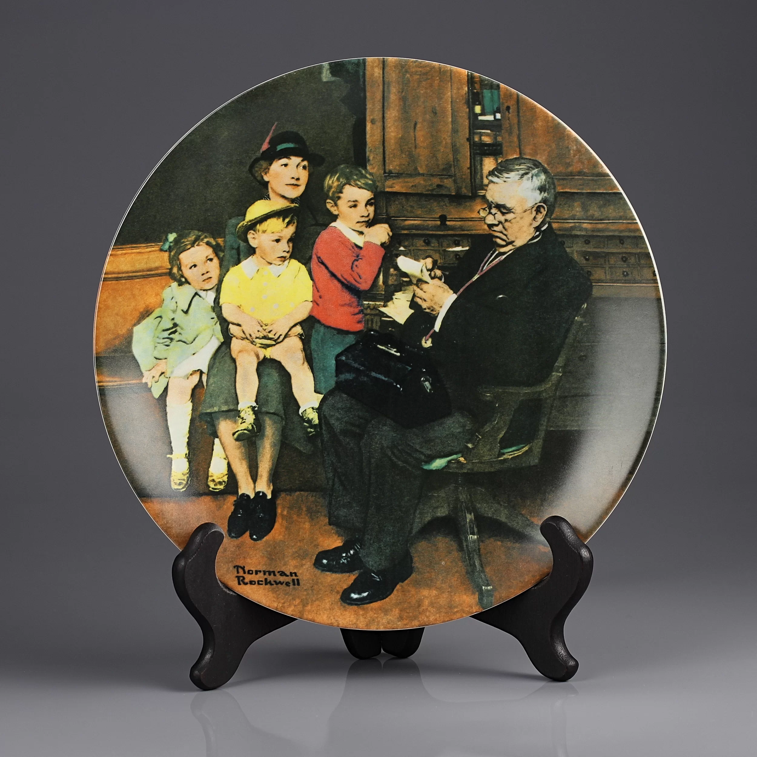 Тарелка винтажная декоративная настенная Фарфор Семейный доктор Knowles True Rockwell Classic Family Doctor