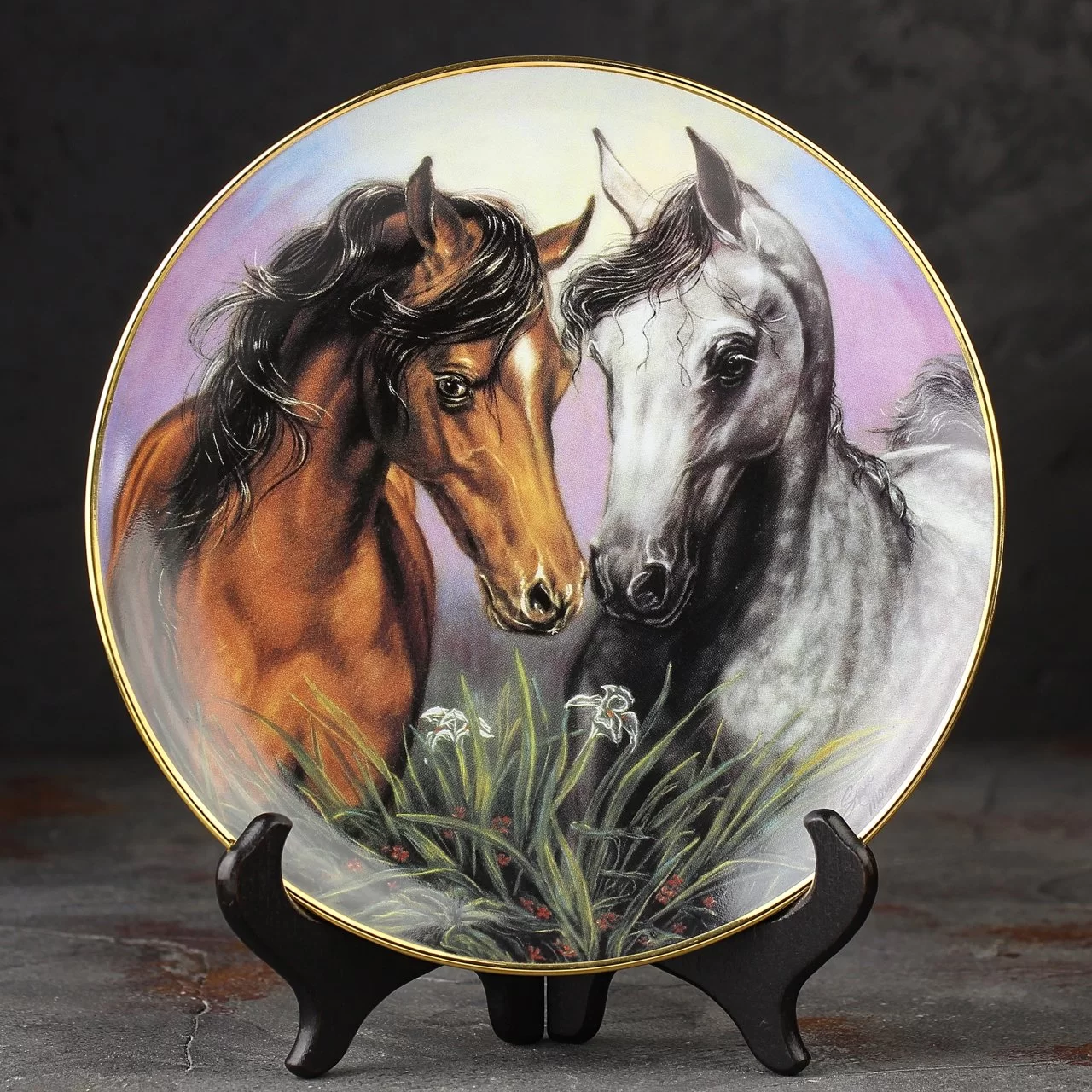Тарелка винтажная декоративная настенная Фарфор Лошади Danbury Mint Noble and Free Love Conquers All