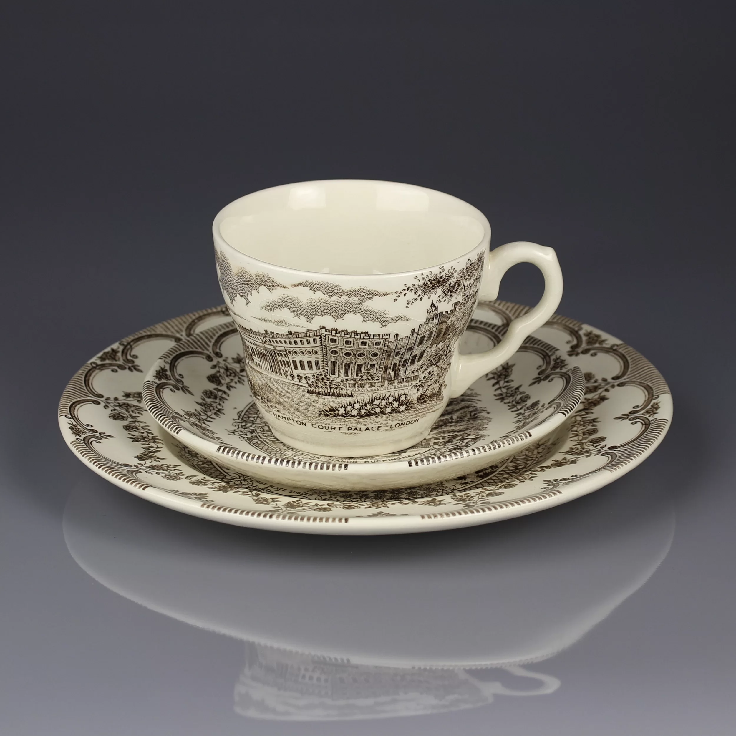Винтажное чайное трио с архитектурными ансамблями Англия English Ironstone Tableware, Hampton Court Palace, Wakehurst Place