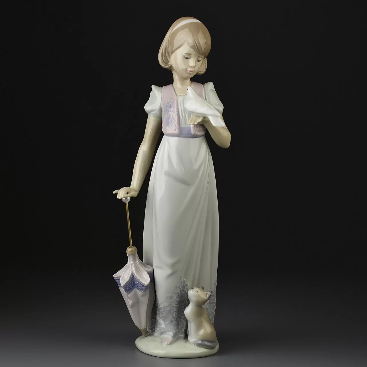 Винтажная фарфоровая статуэтка Испания Lladro 7611 Summer Stroll Девочка с зонтиком, птицей и кошкой