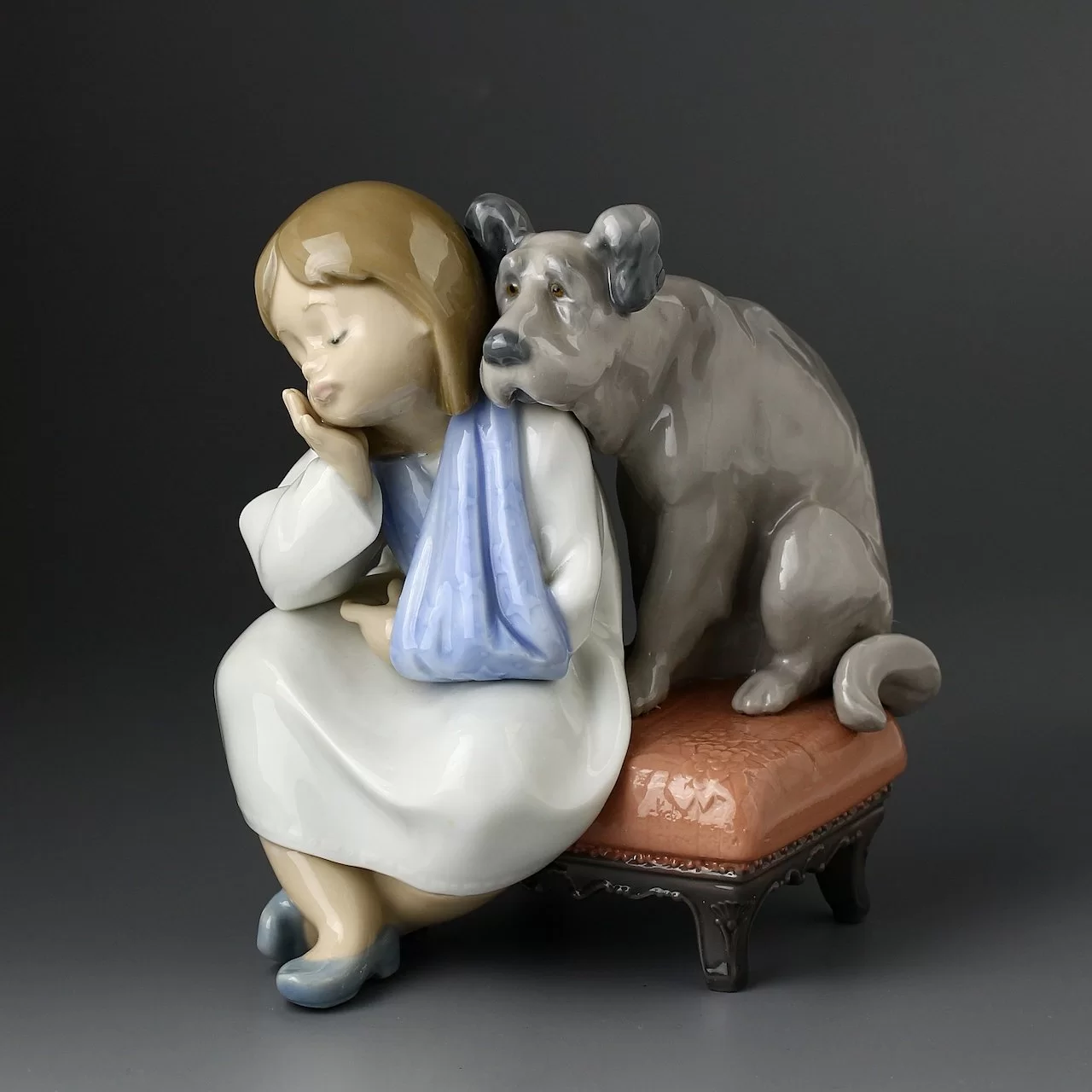 Винтажная фарфоровая статуэтка Девочка и собака Lladro 5706 We Can't Play