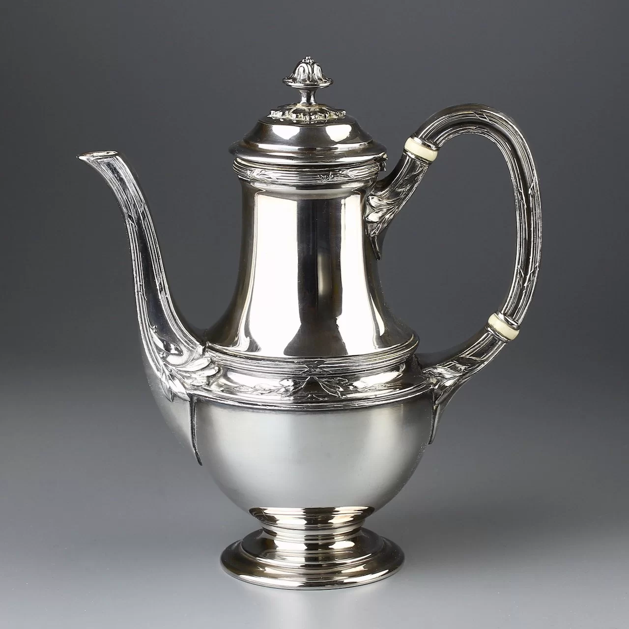 Коллекционный антикварный кофейник Orfevrerie Gallia Christofle