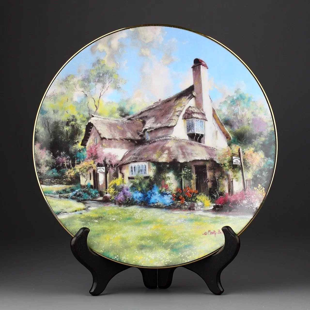 Тарелка винтажная декоративная настенная Фарфор Загородные дома Англии Hamilton Collection English Country Cottage Periwinkle Tea Rooms