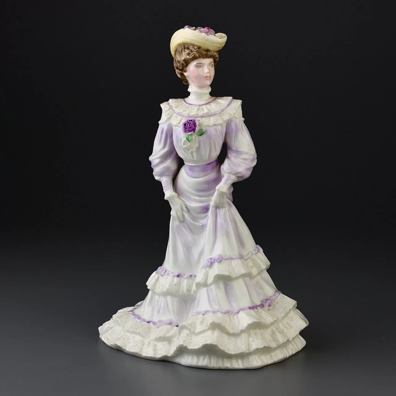 Винтажная фарфоровая статуэтка Дама Девушка Луиза в аскоте Англия Coalport Golden Age Louisa at Ascot