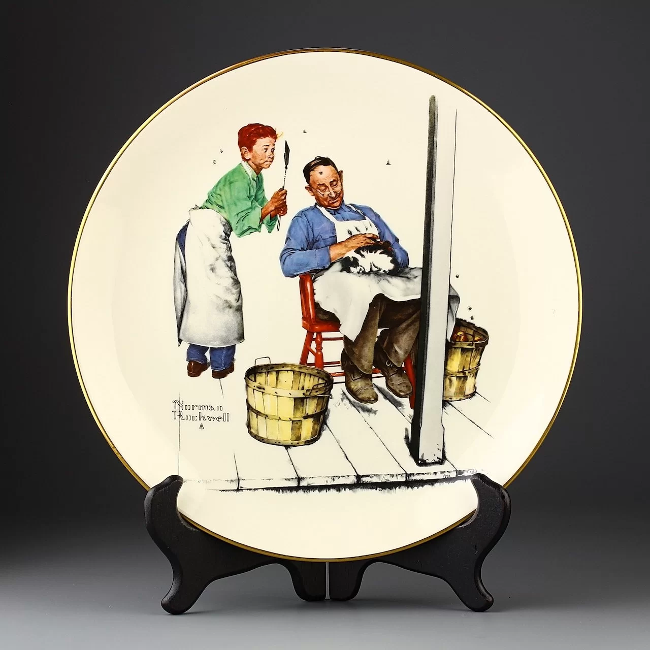 Тарелка винтажная декоративная настенная Фарфор Мальчик с мухобойкой Gorham Norman Rockwell Helping Hand