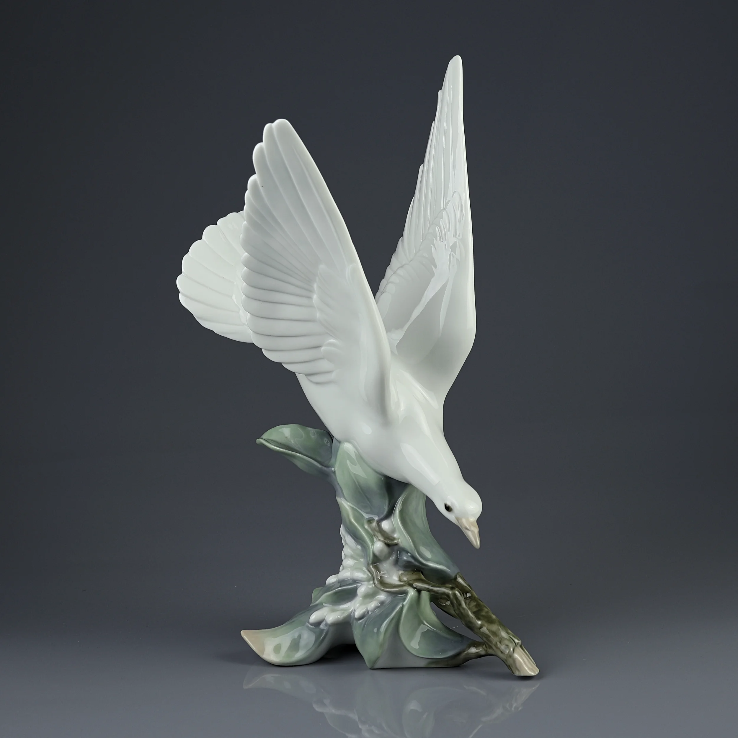 Винтажная фарфоровая статуэтка горлицы Lladro 4550 Turtle Dove