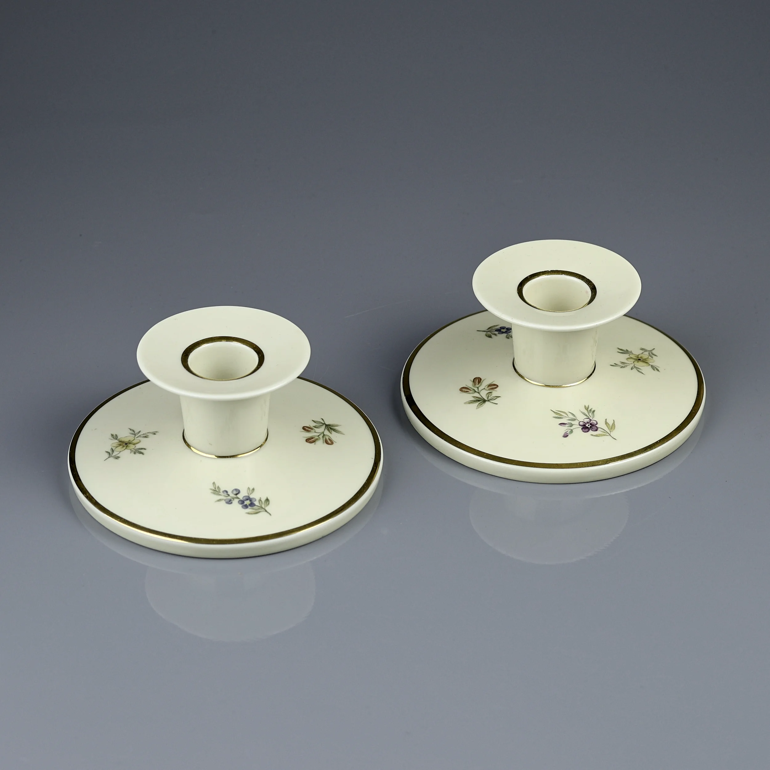 Винтажная пара фарфоровых подсвечников Дания Royal Copenhagen 910/3335 Frijsenborg