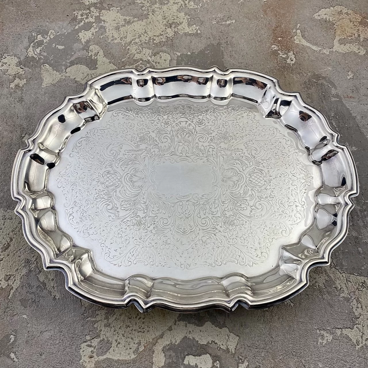 Винтажный поднос на ножках с серебряным покрытием Leonard Silver Manufacturing Company