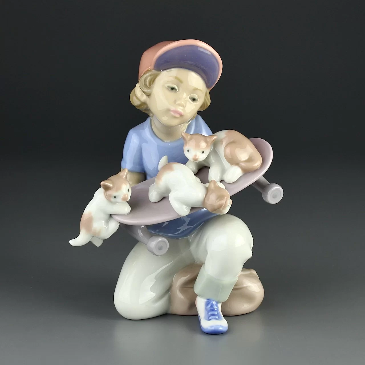 Винтажная фарфоровая статуэтка Испания Мальчик Скейтбордист Lladro Little Riders