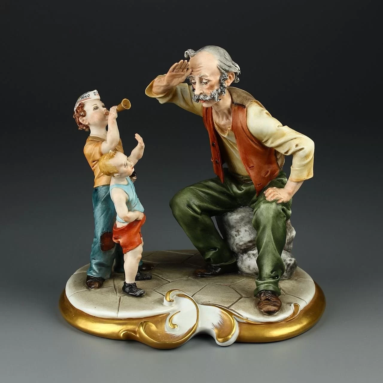 Винтажная итальянская статуэтка в стиле Capodimonte Tyche Tosca Юные скауты Дедушка и внуки