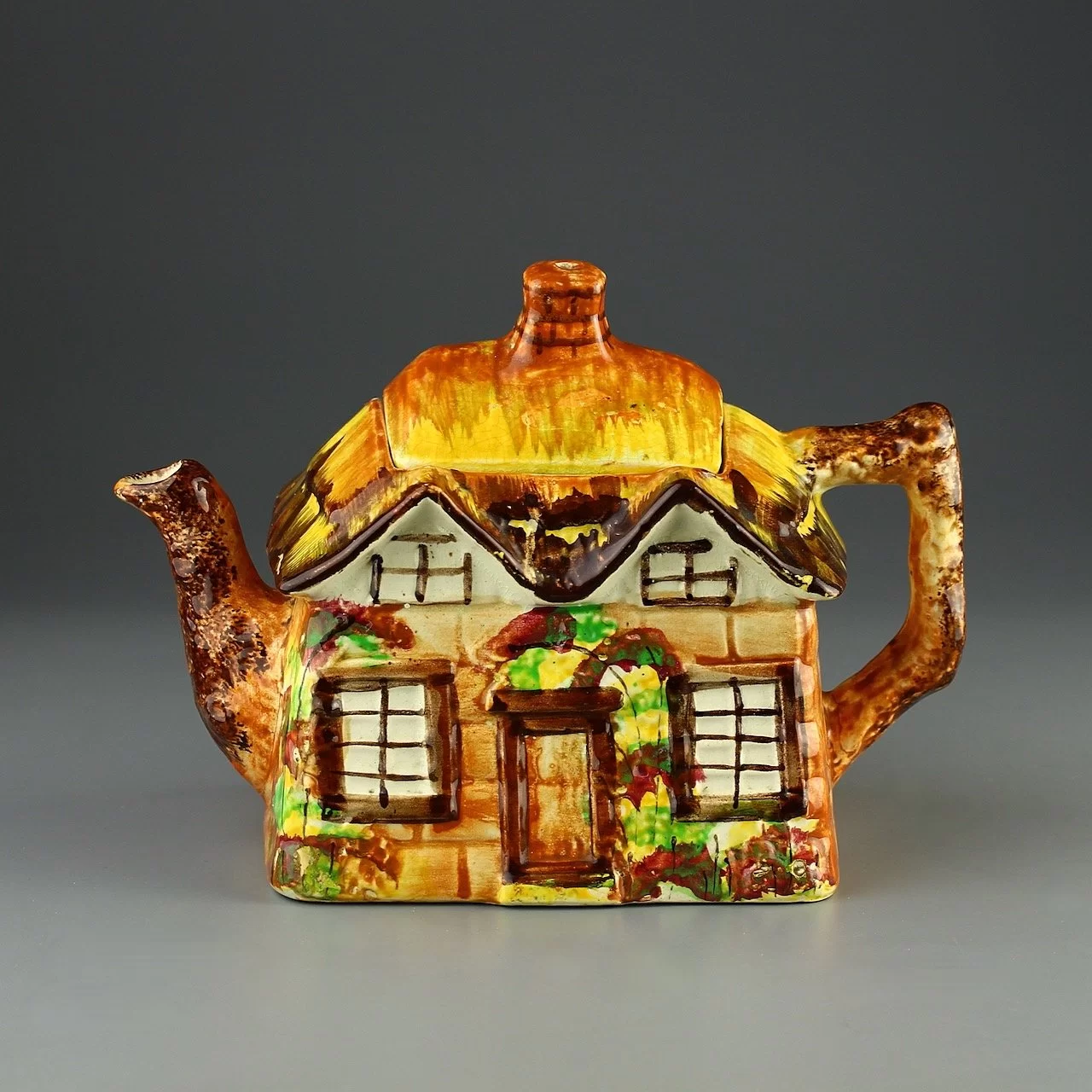 Винтажный английский чайник в виде домика Price & Kensington Ye Olde Cottage