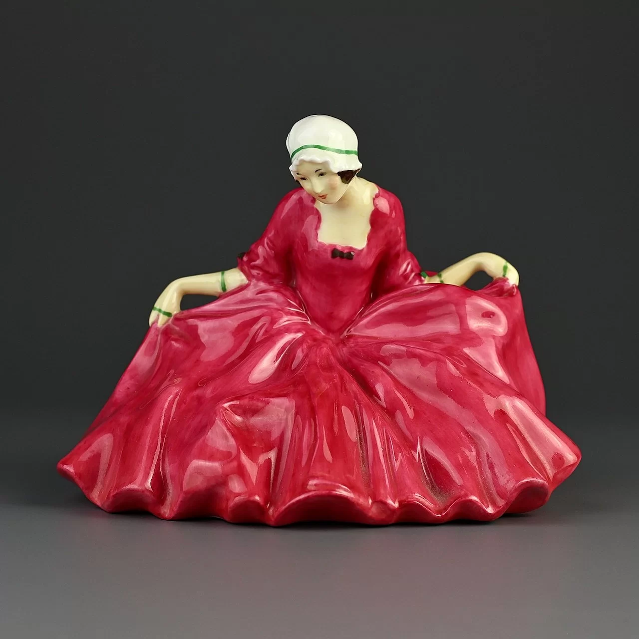 Антикварная фарфоровая статуэтка Англия Royal Doulton 549 Polly Peachum Beggars Opera