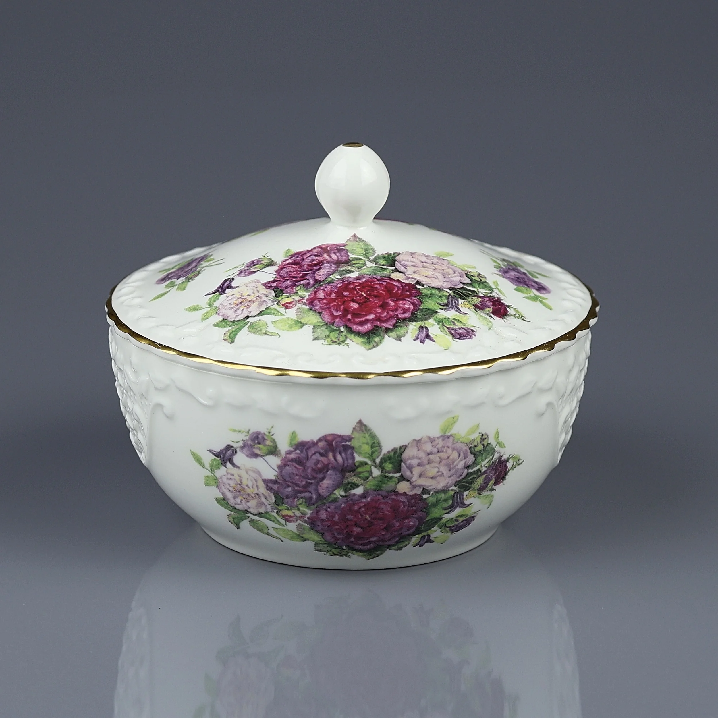 Винтажная фарфоровая пудреница-шкатулка Розы Англия Coalport Garden of the Rose Powder Bowl