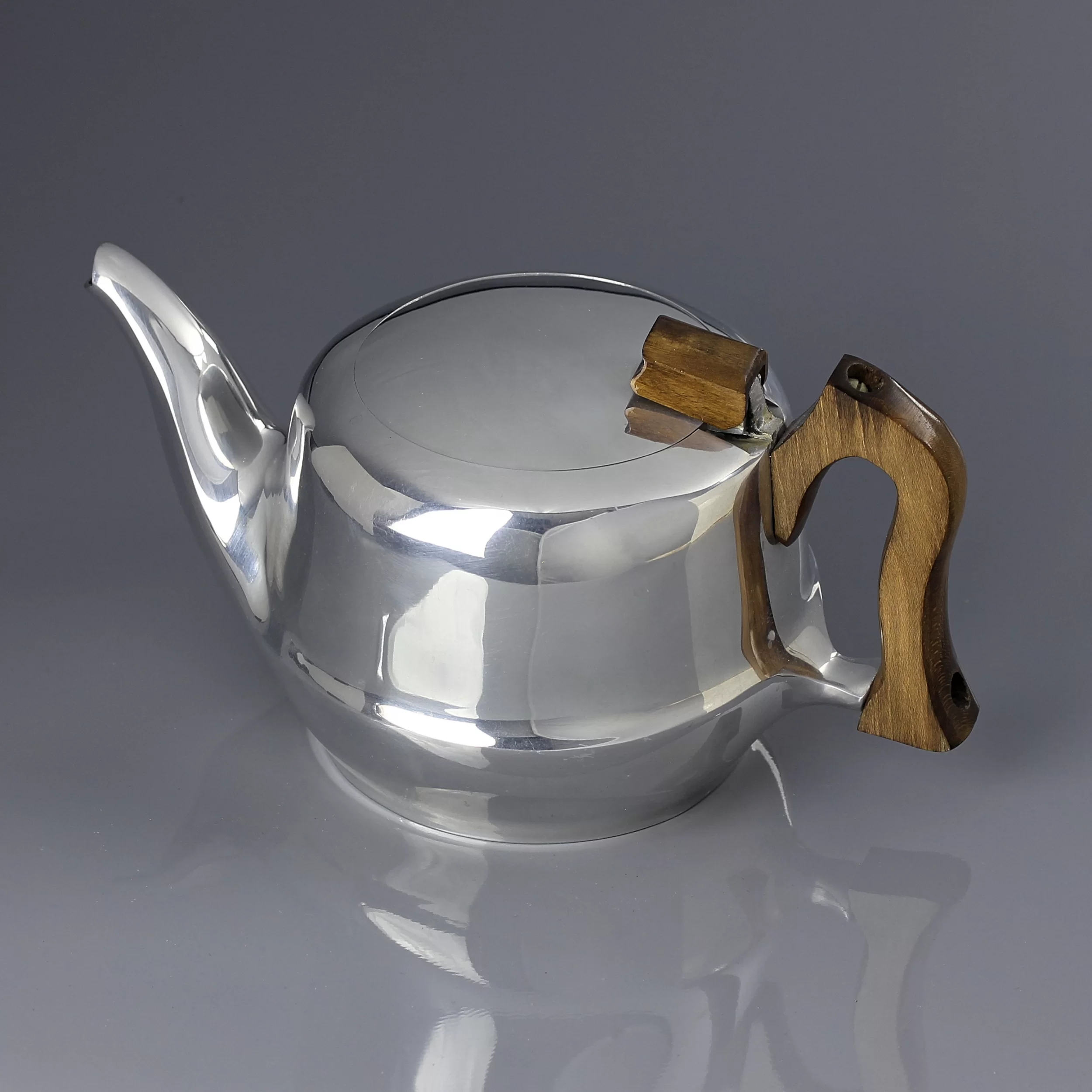 Винтажный чайник в стиле ар-деко Picquot ware