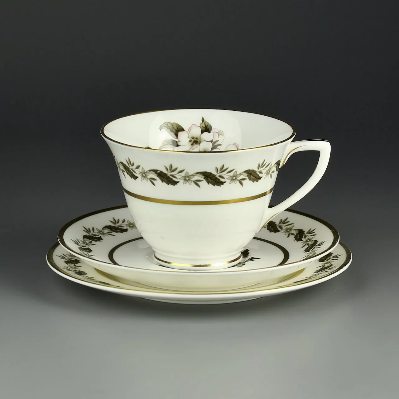 Винтажное английское чайное трио Ромашка Royal Worcester Bernina