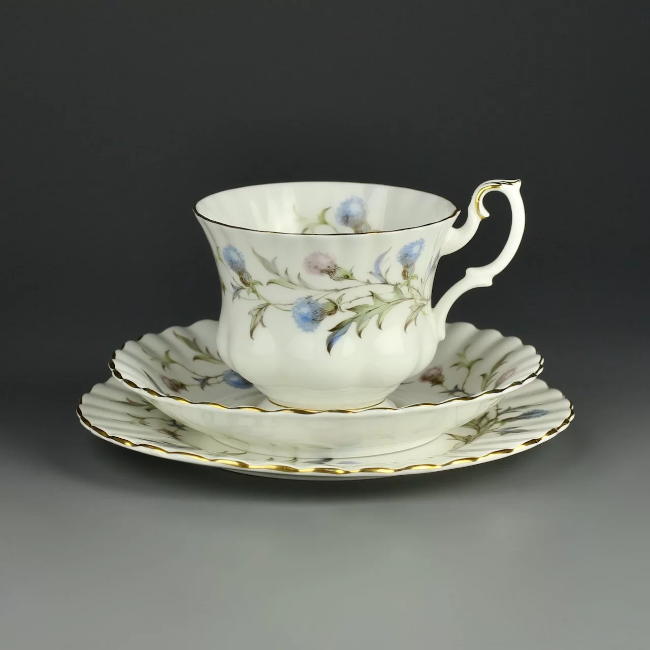 Винтажное английское чайное кофейное трио Royal Albert Чашка, блюдце, десертная тарелка Brigadoon Чертополох