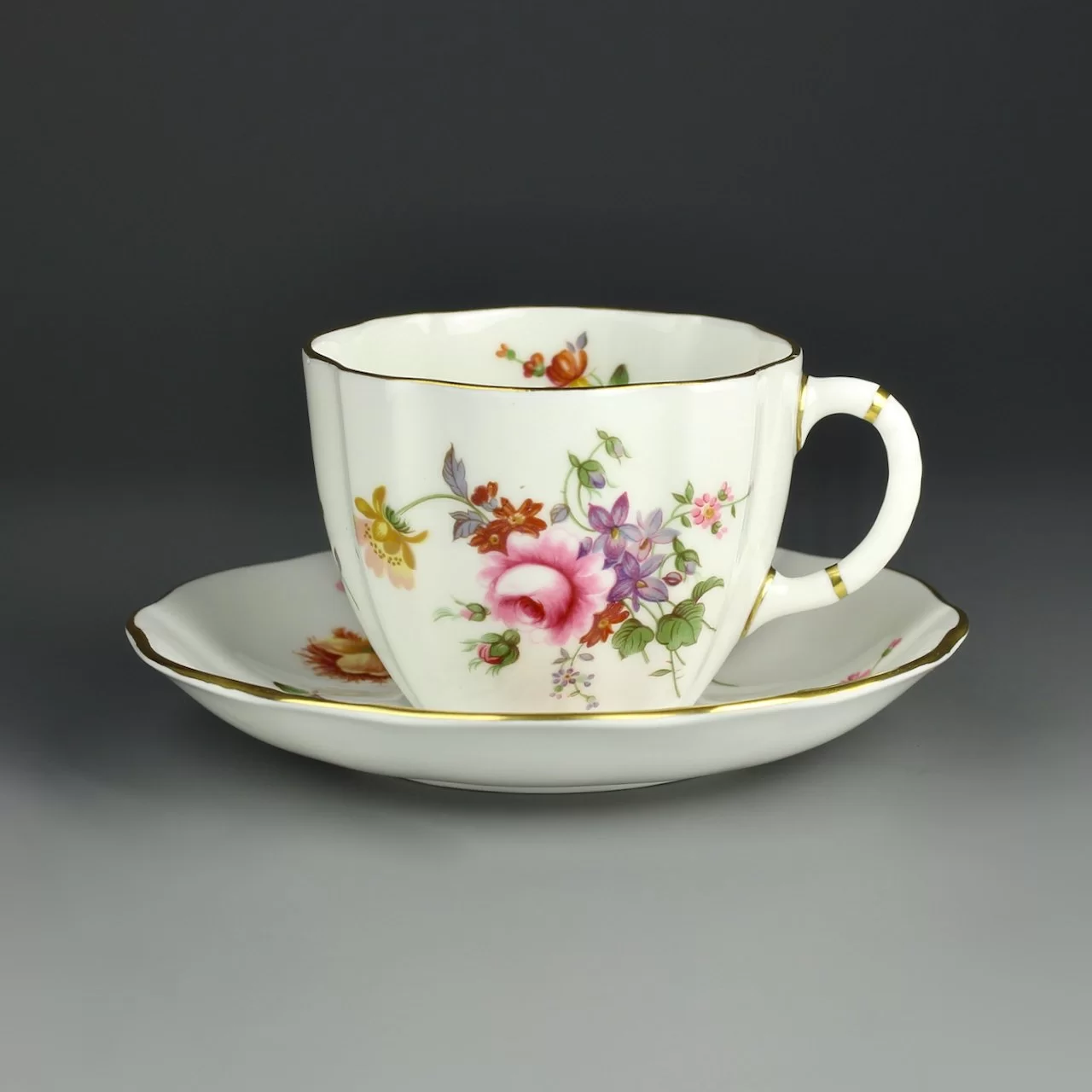 Винтажная чайная пара Англия Royal Crown Derby Posies 1968 год