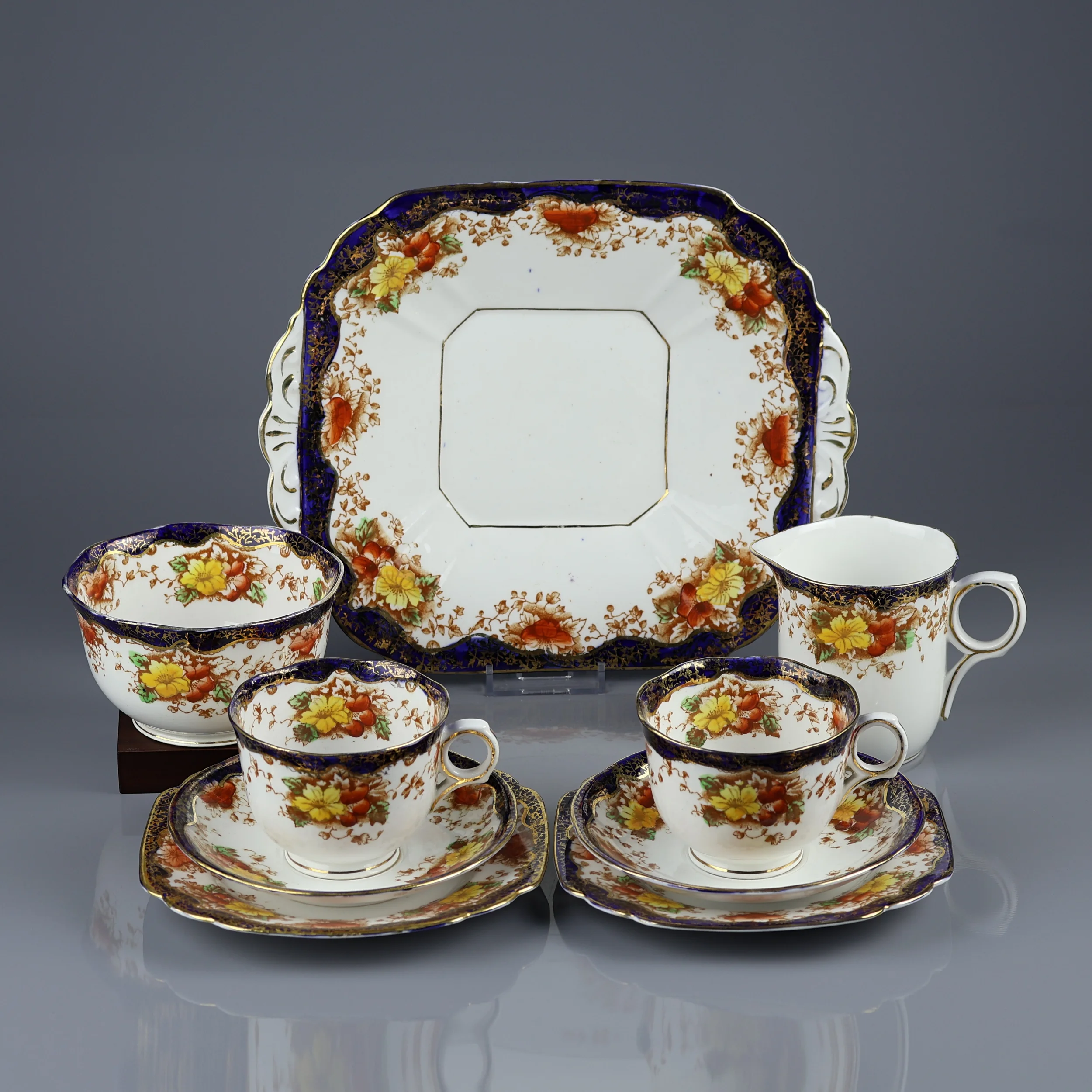 Фарфоровый чайный сервиз Crown Staffordshire Англия первая половина XX века