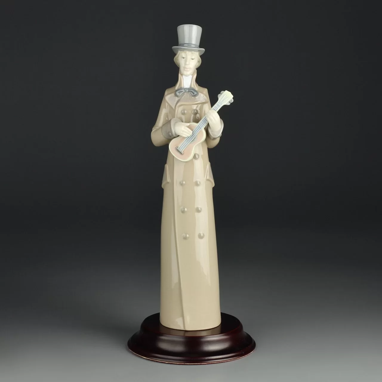 Винтажная фарфоровая статуэтка колокольчик Музыкант с гитарой Lladro 8173 Musician with guitar