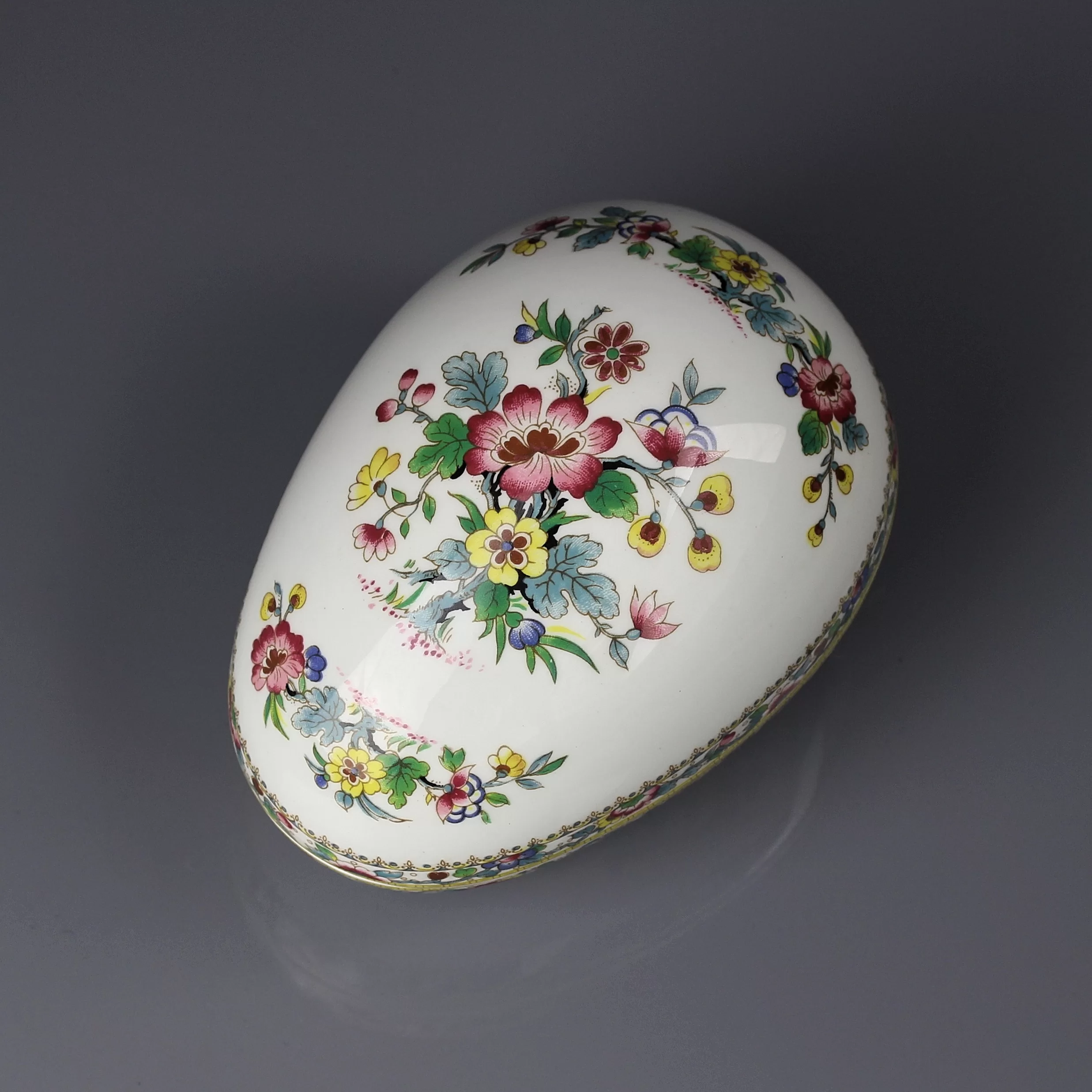 Винтажная английская фарфоровая шкатулка в виде пасхального яйца Coalport Ming Rose