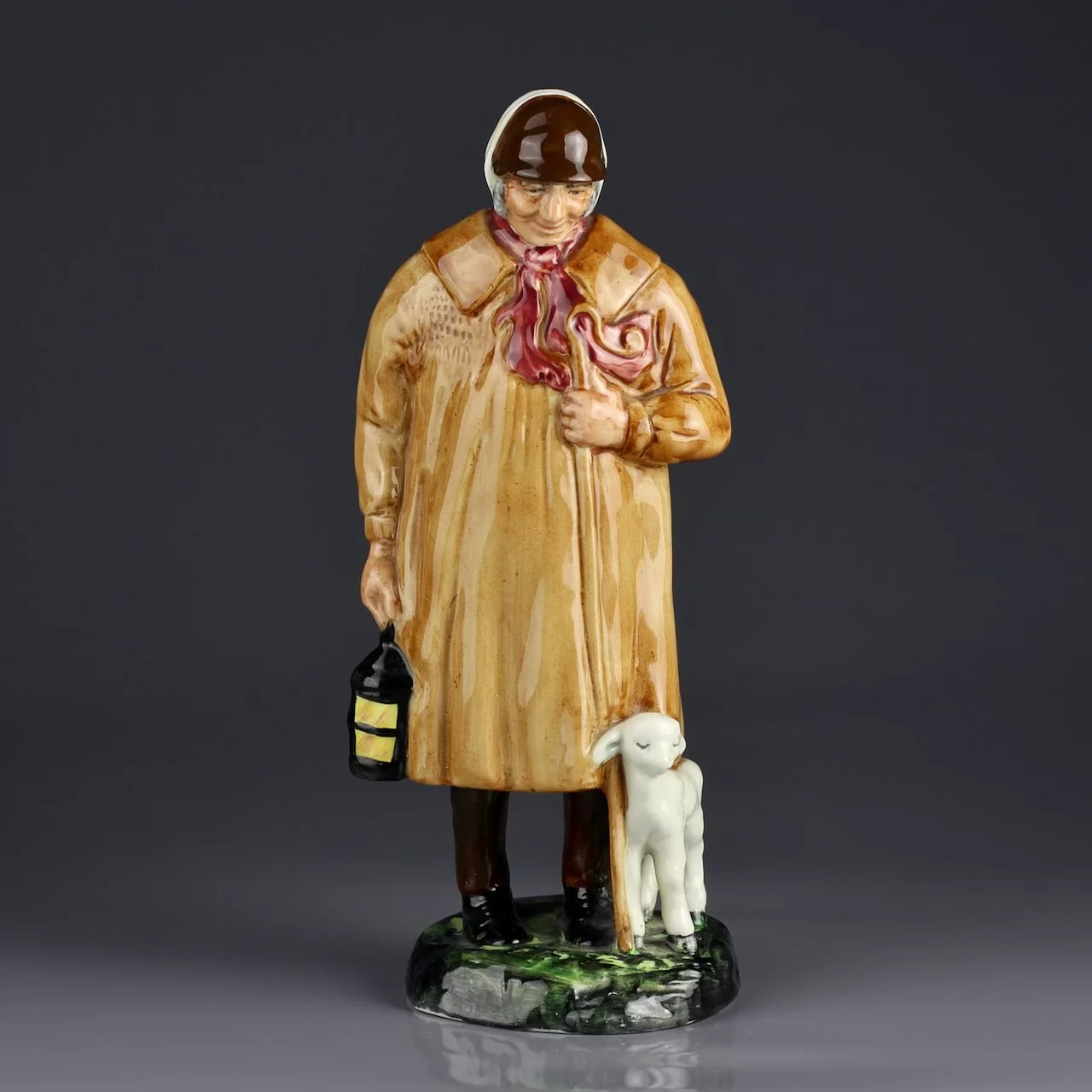 Винтажная фарфоровая статуэтка Англия Пастух Royal Doulton Ягнёнок 1975 The Shepherd