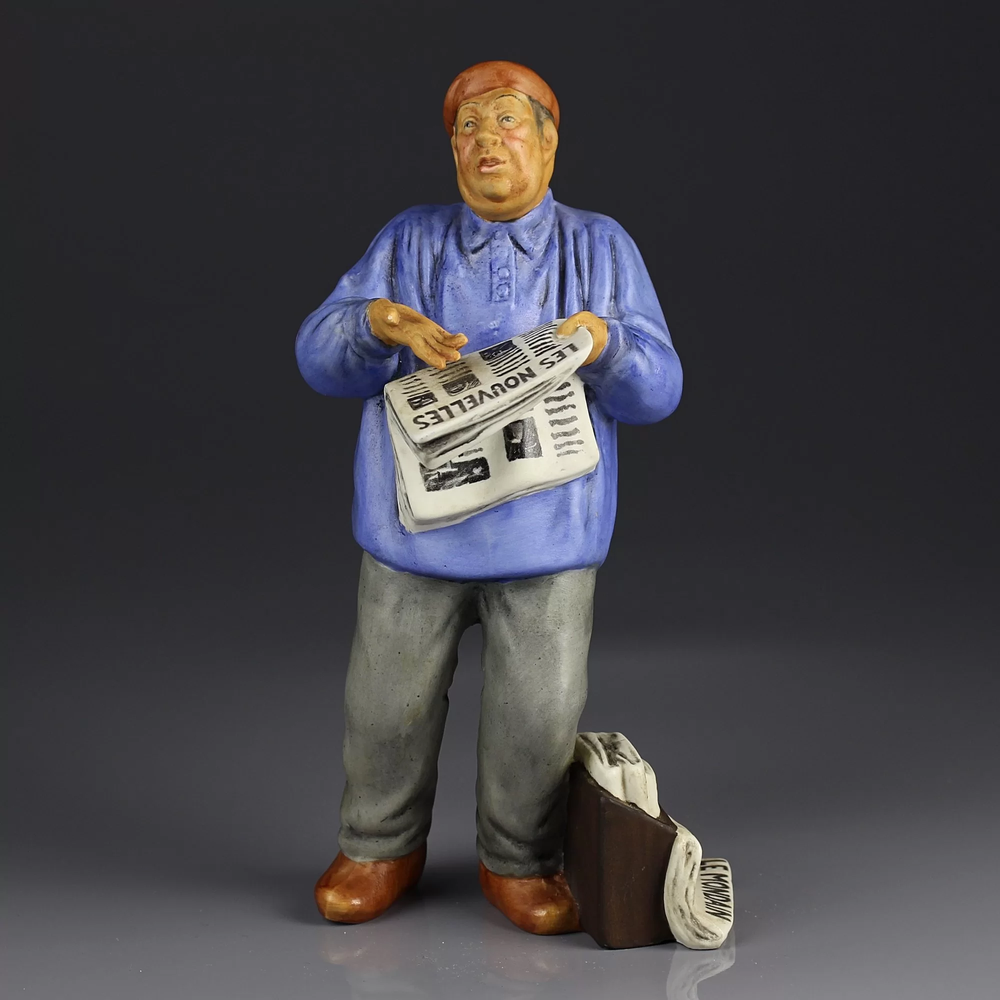 Винтажная фарфоровая статуэтка Англия Парижанин Royal Doulton 2445 Parisian