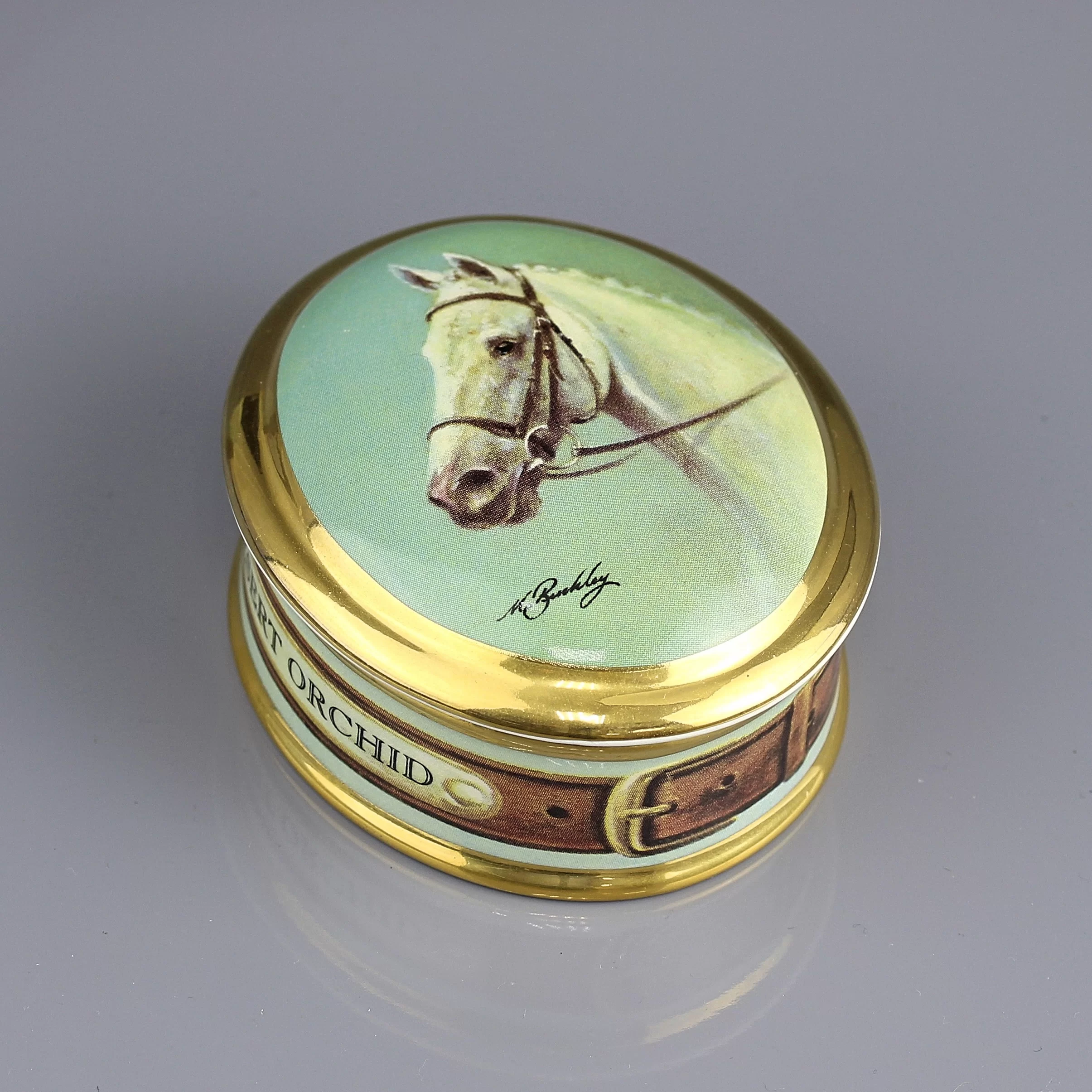 Шкатулка винтажная фарфоровая Лошадь Англия Danbury Mint Great Racehorses Desert Orchid