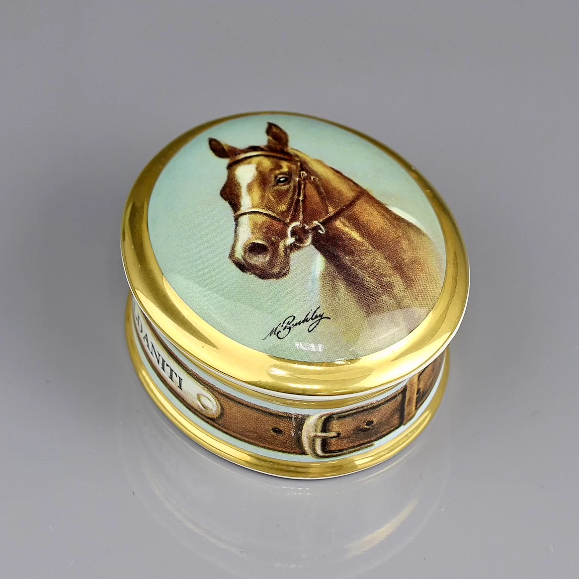 Шкатулка винтажная фарфоровая Лошадь Англия Danbury Mint Great Racehorses Aldaniti