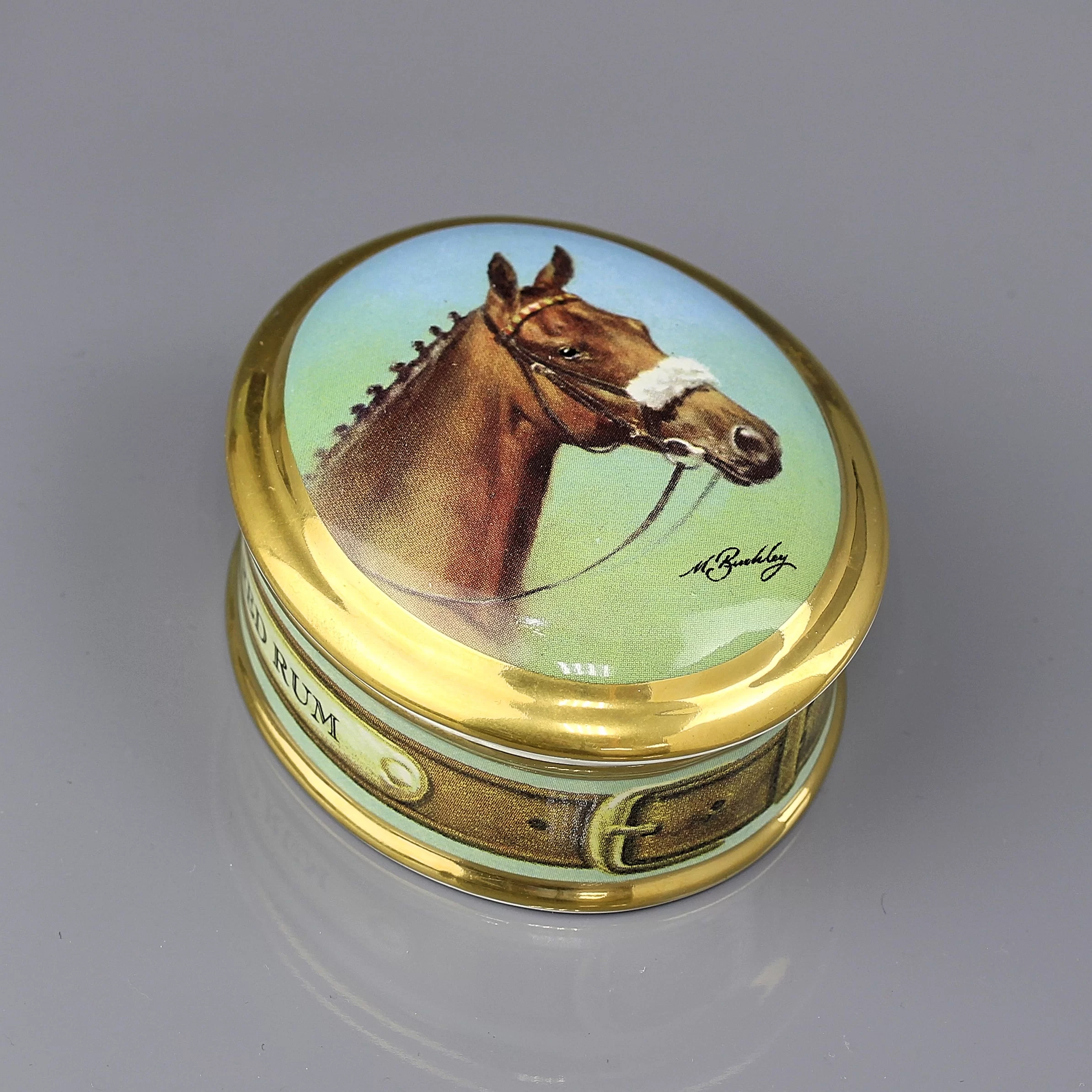 Шкатулка винтажная фарфоровая Лошадь Англия Danbury Mint Great Racehorses Red Rum