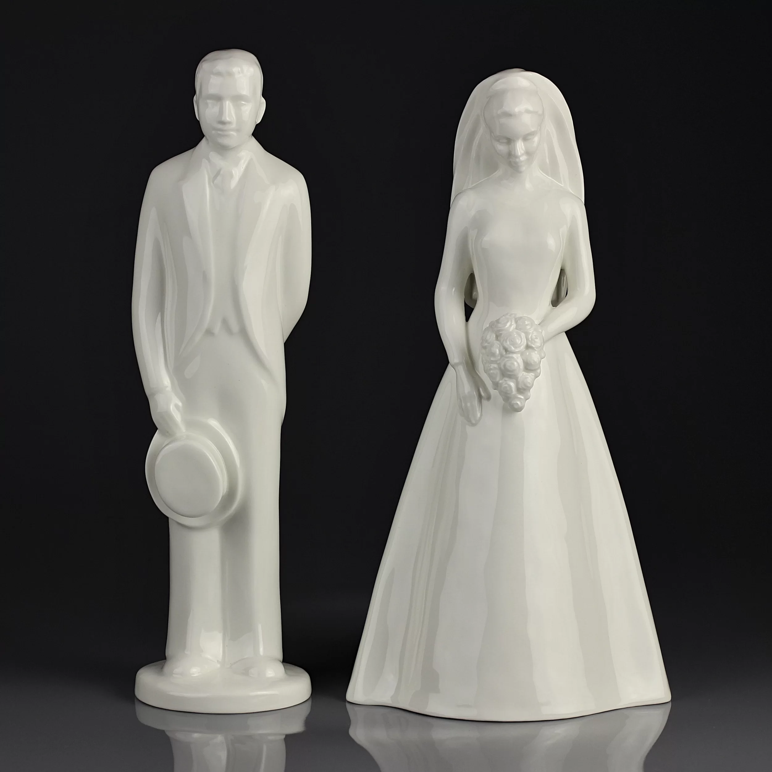 Винтажные фарфоровые статуэтки Жених Невеста Англия Coalport Moments Groom Bride