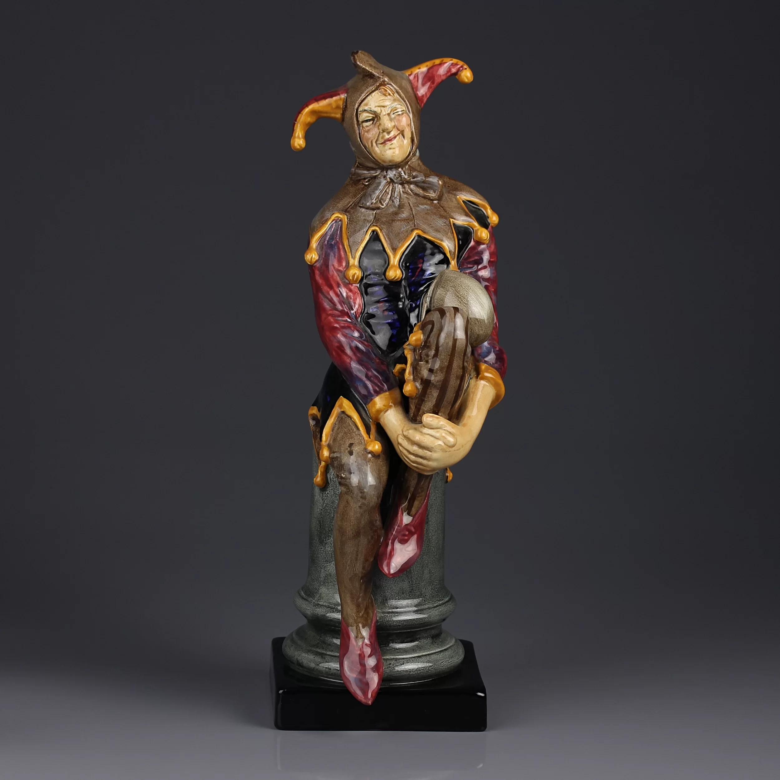 Винтажная фарфоровая статуэтка Шут Джокер Англия Royal Doulton 2016 Jester