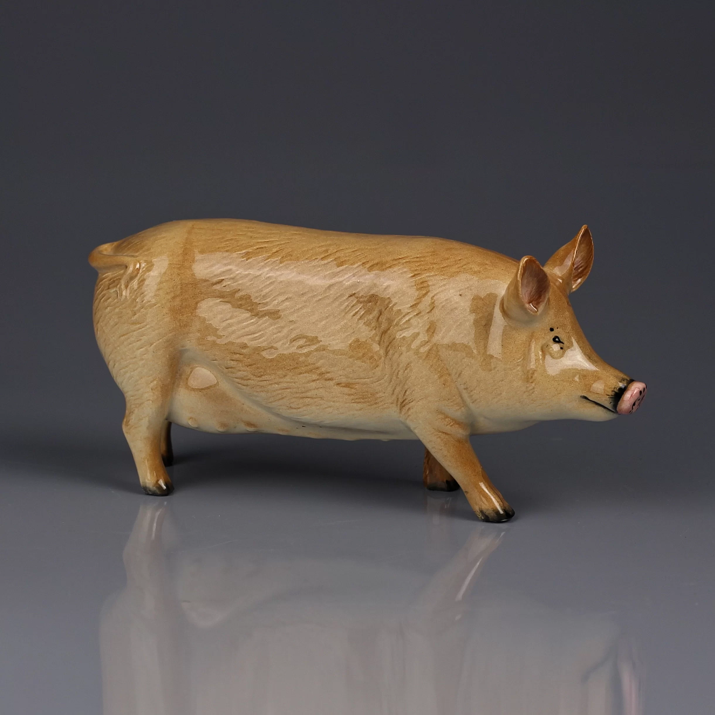 Винтажная английская статуэтка Свинья Royal Doulton Tamworth Pig