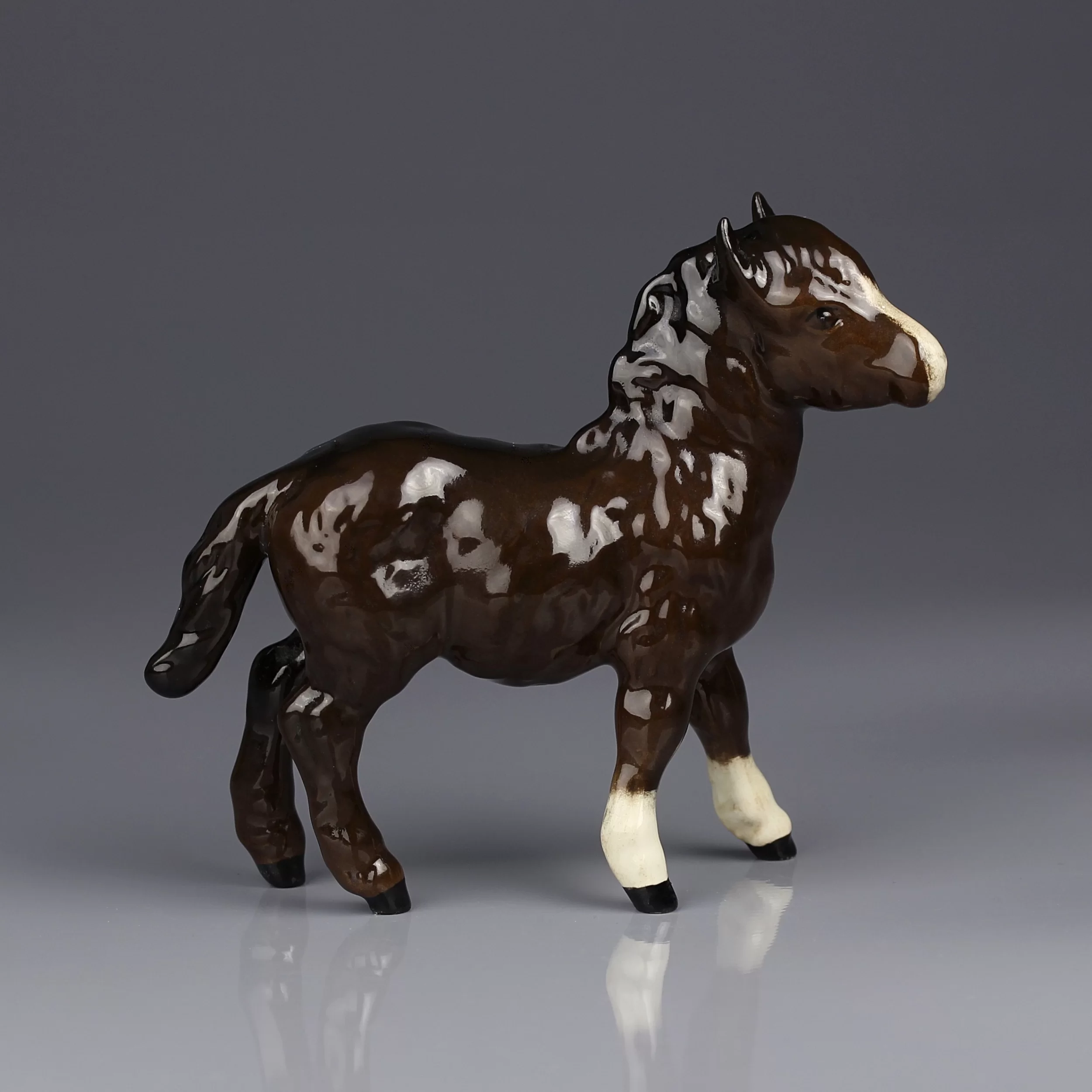 Винтажная фарфоровая статуэтка Пони Лошадь Англия Royal Doulton Beswick Shetland Pony Foal