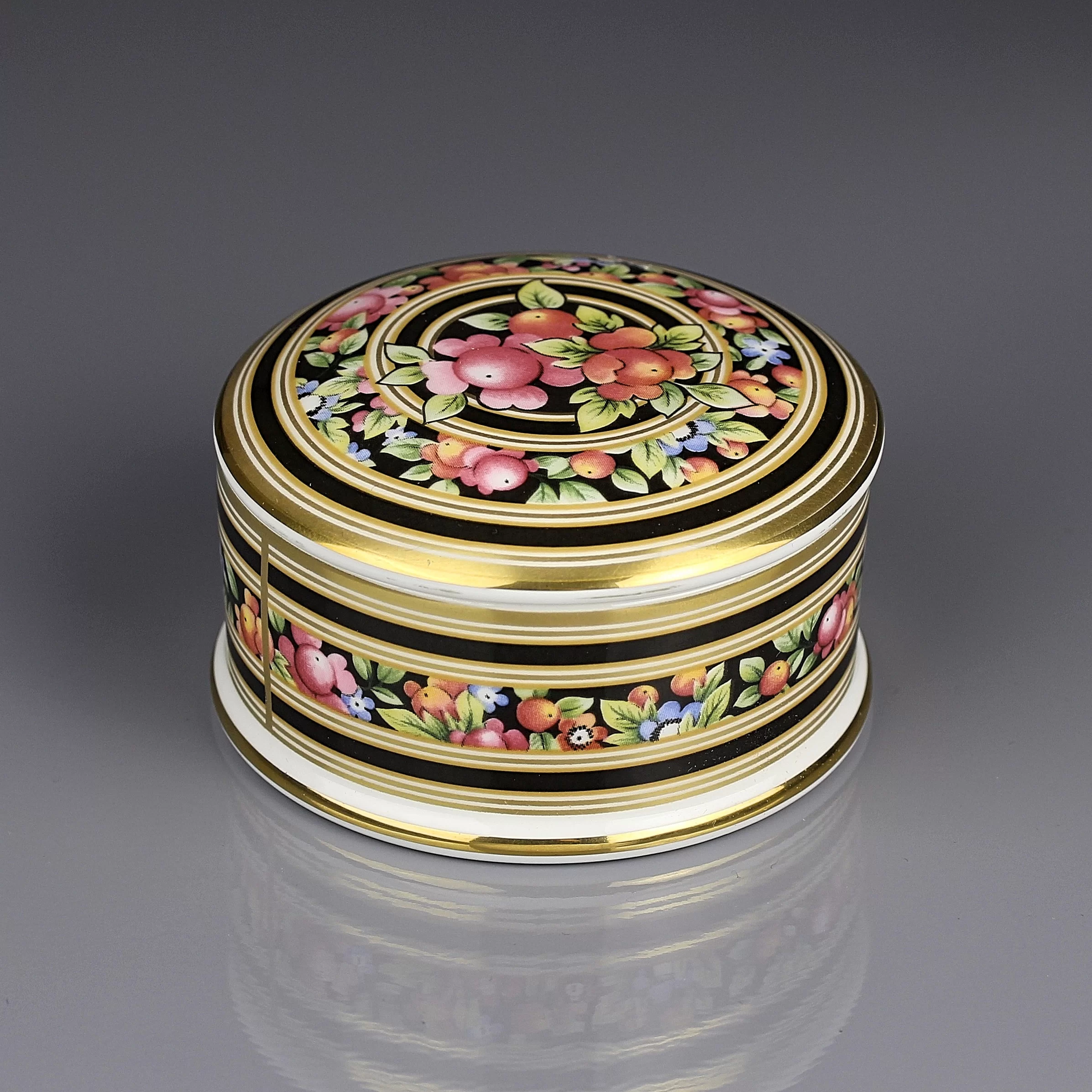 Винтажная фарфоровая шкатулка Англия Веджвуд Wedgwood Clio