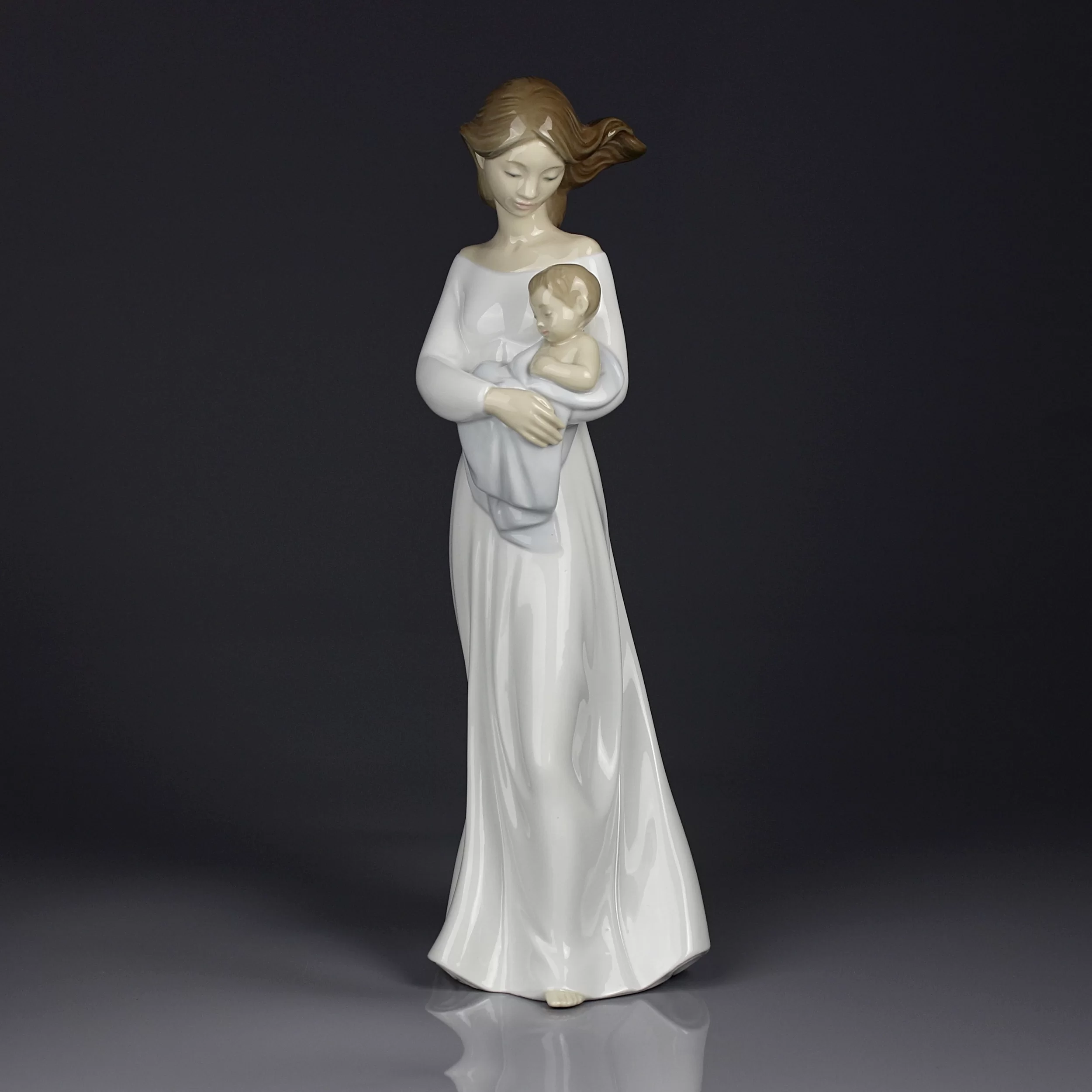 Винтажная фарфоровая статуэтка Мама с младенцем Lladro NAO 1674 My Dearest Boy