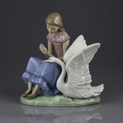 Винтажная фарфоровая статуэтка Девушка с лебедем Lladro NAO My Swan